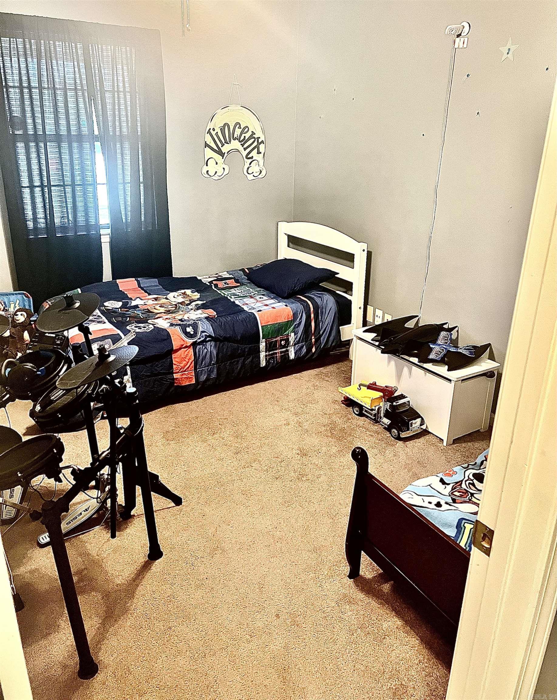 PEBBLE LAKE - Residential