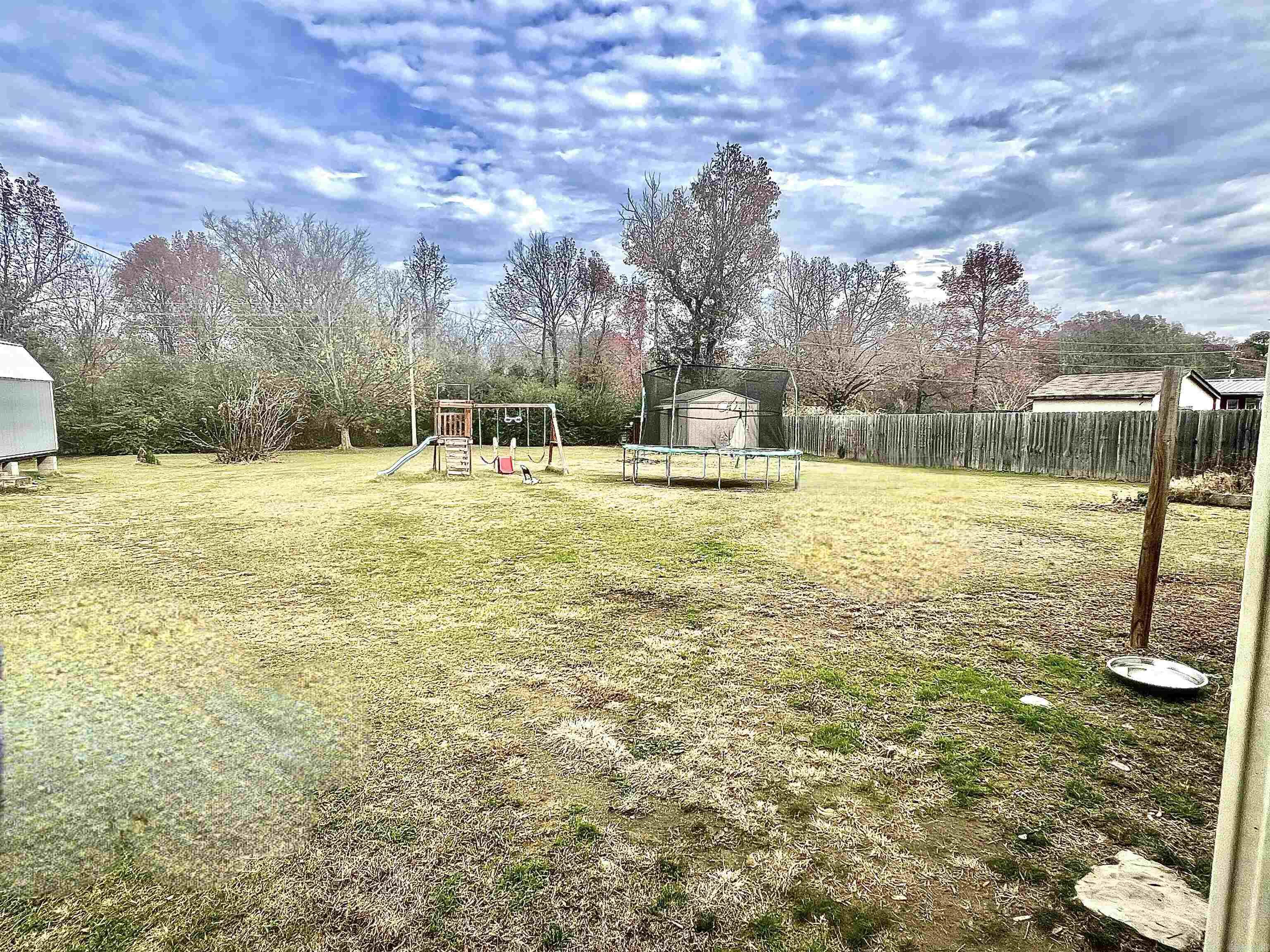 PEBBLE LAKE - Residential