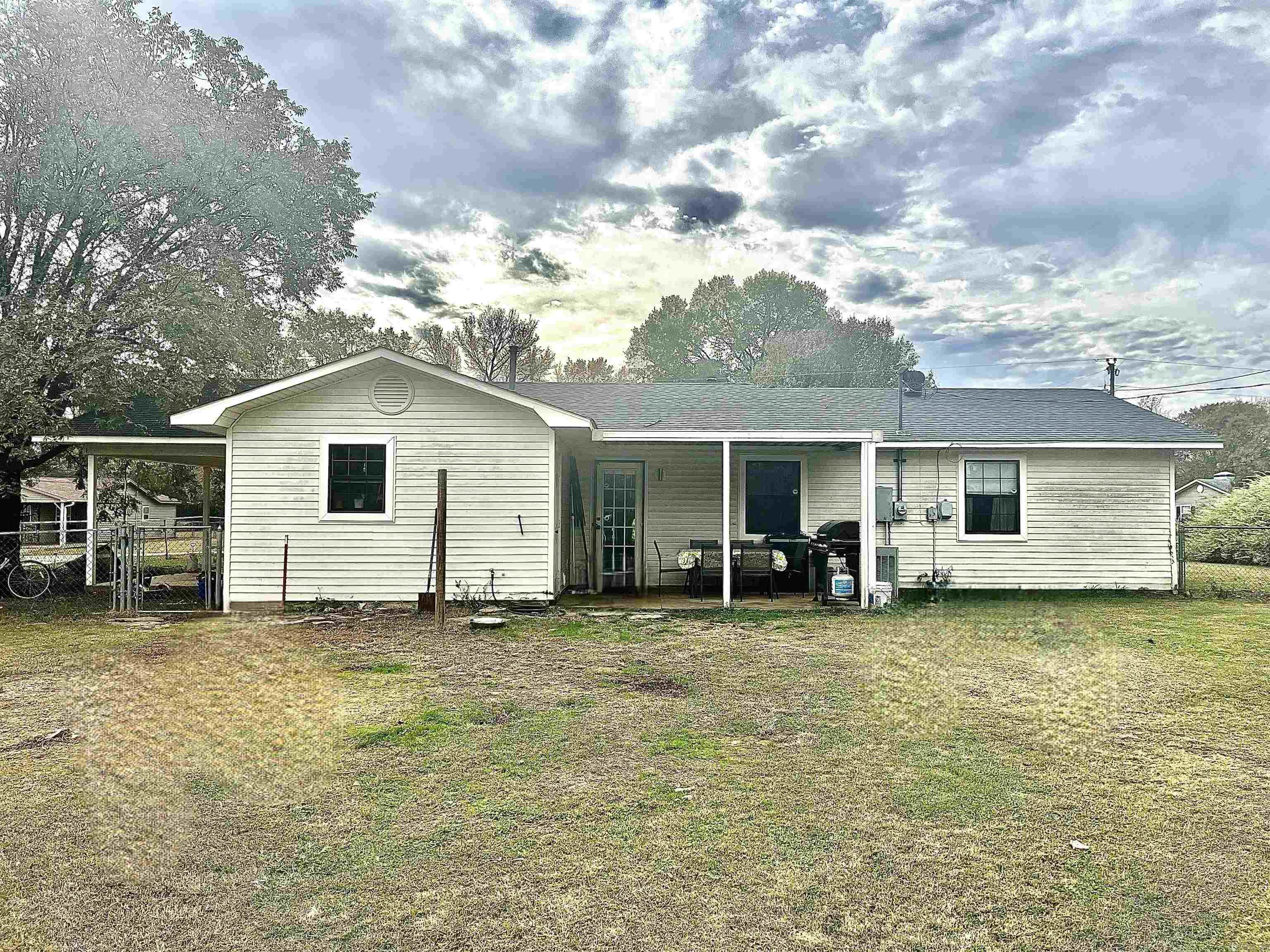 PEBBLE LAKE - Residential