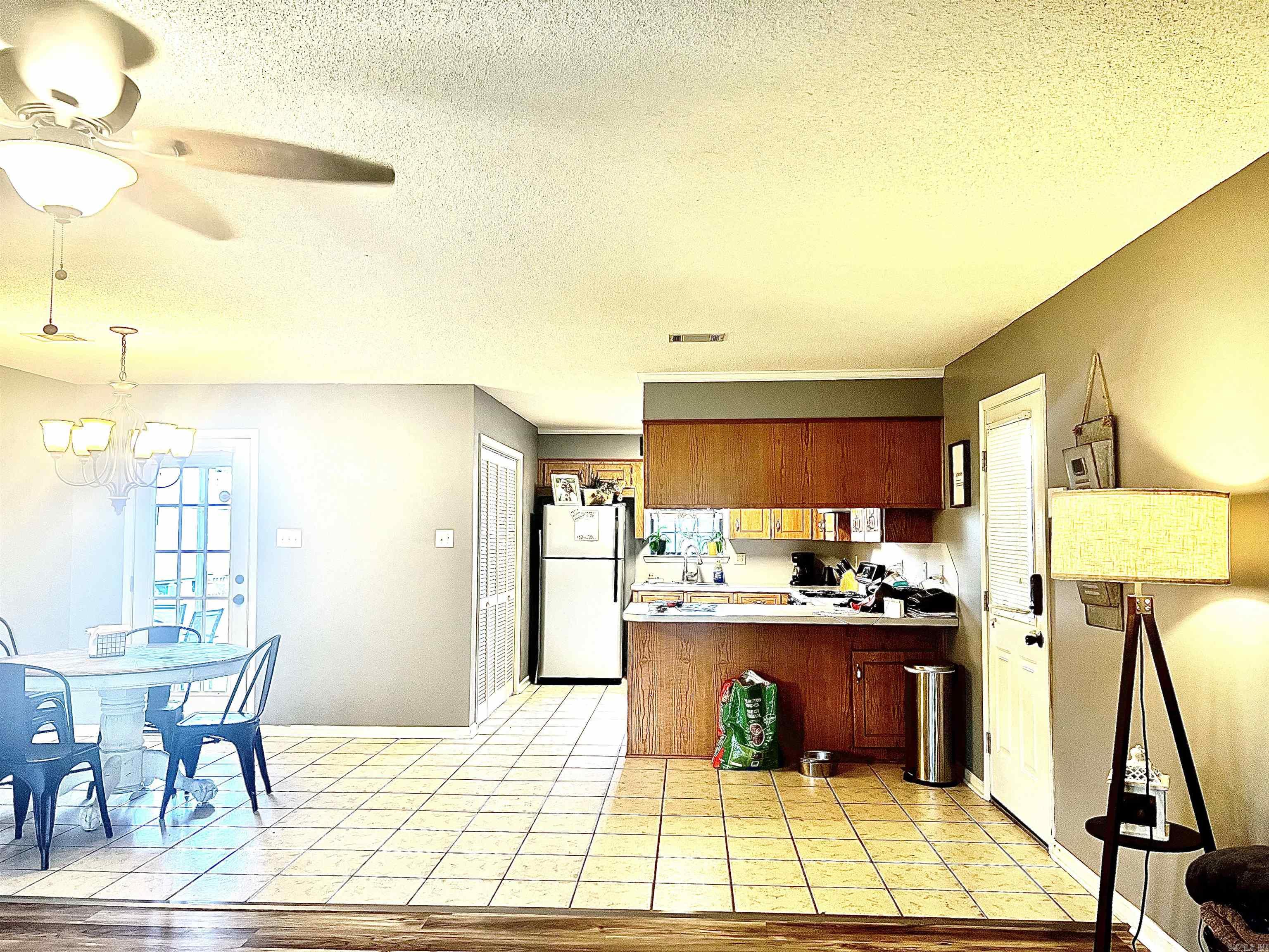 PEBBLE LAKE - Residential