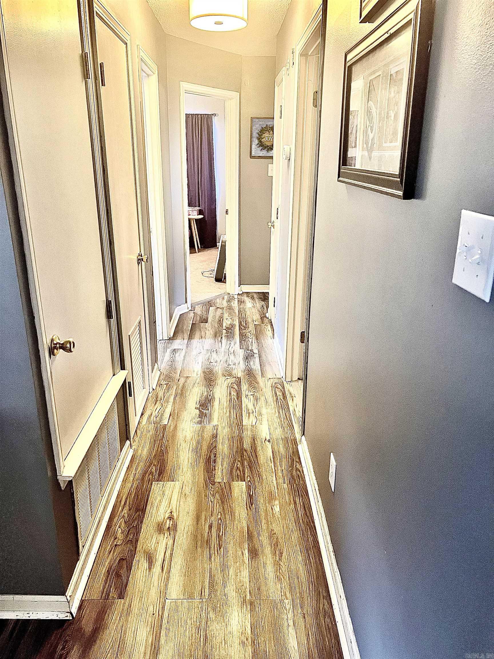 PEBBLE LAKE - Residential