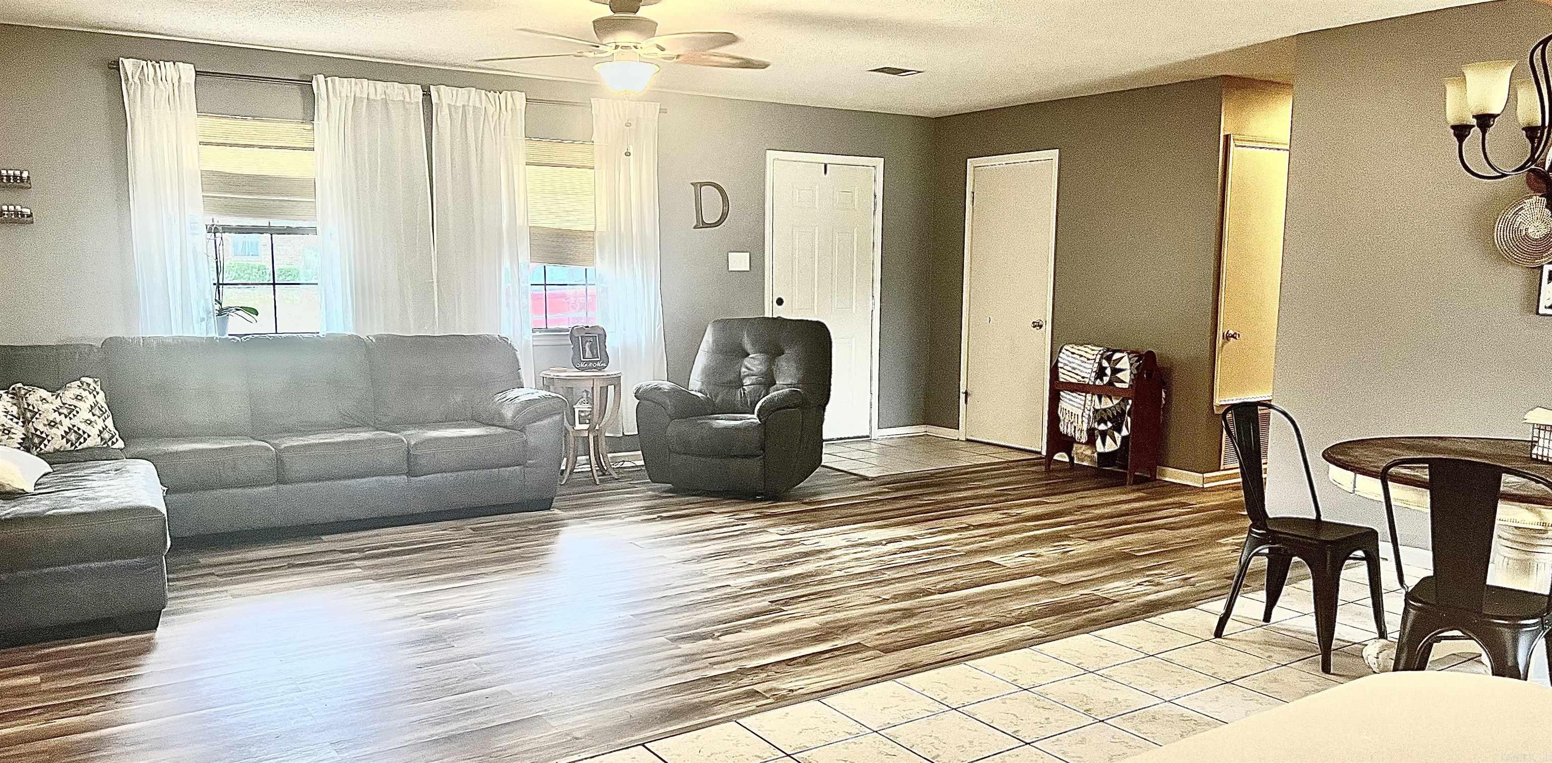 PEBBLE LAKE - Residential