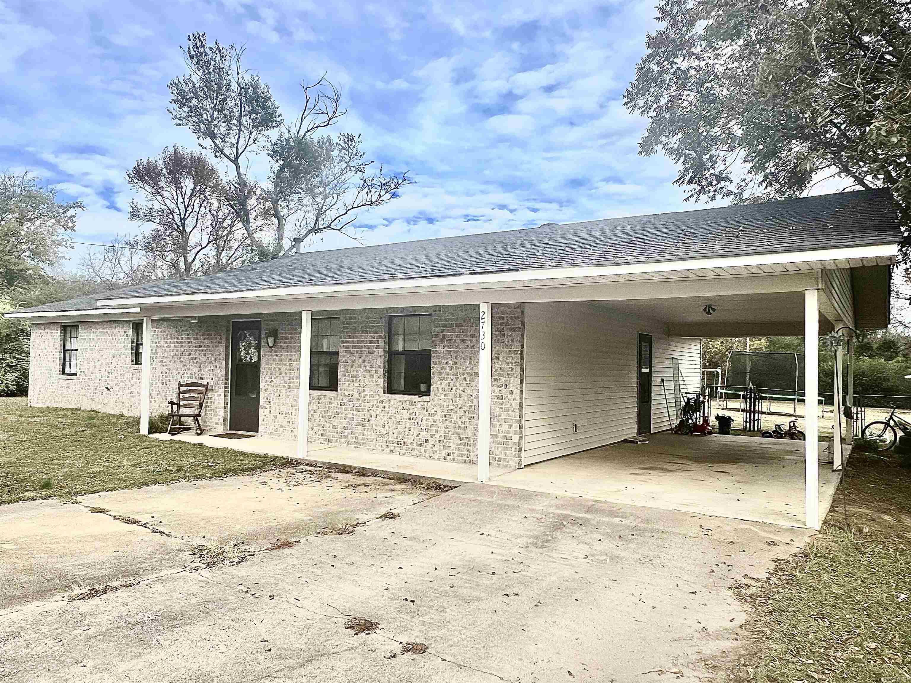 PEBBLE LAKE - Residential