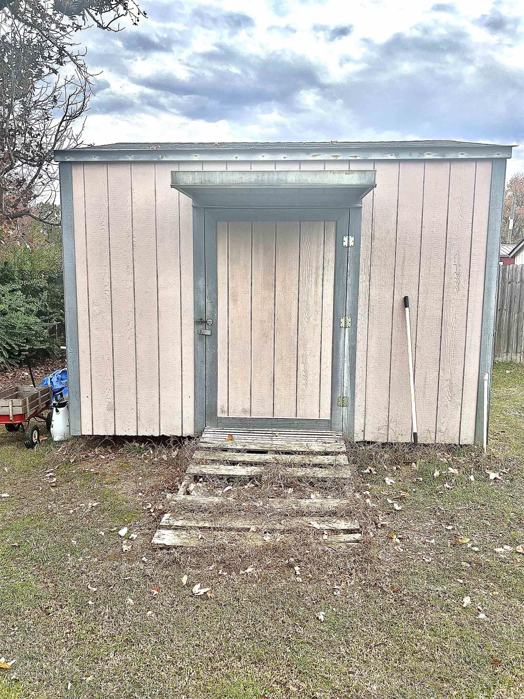 PEBBLE LAKE - Residential