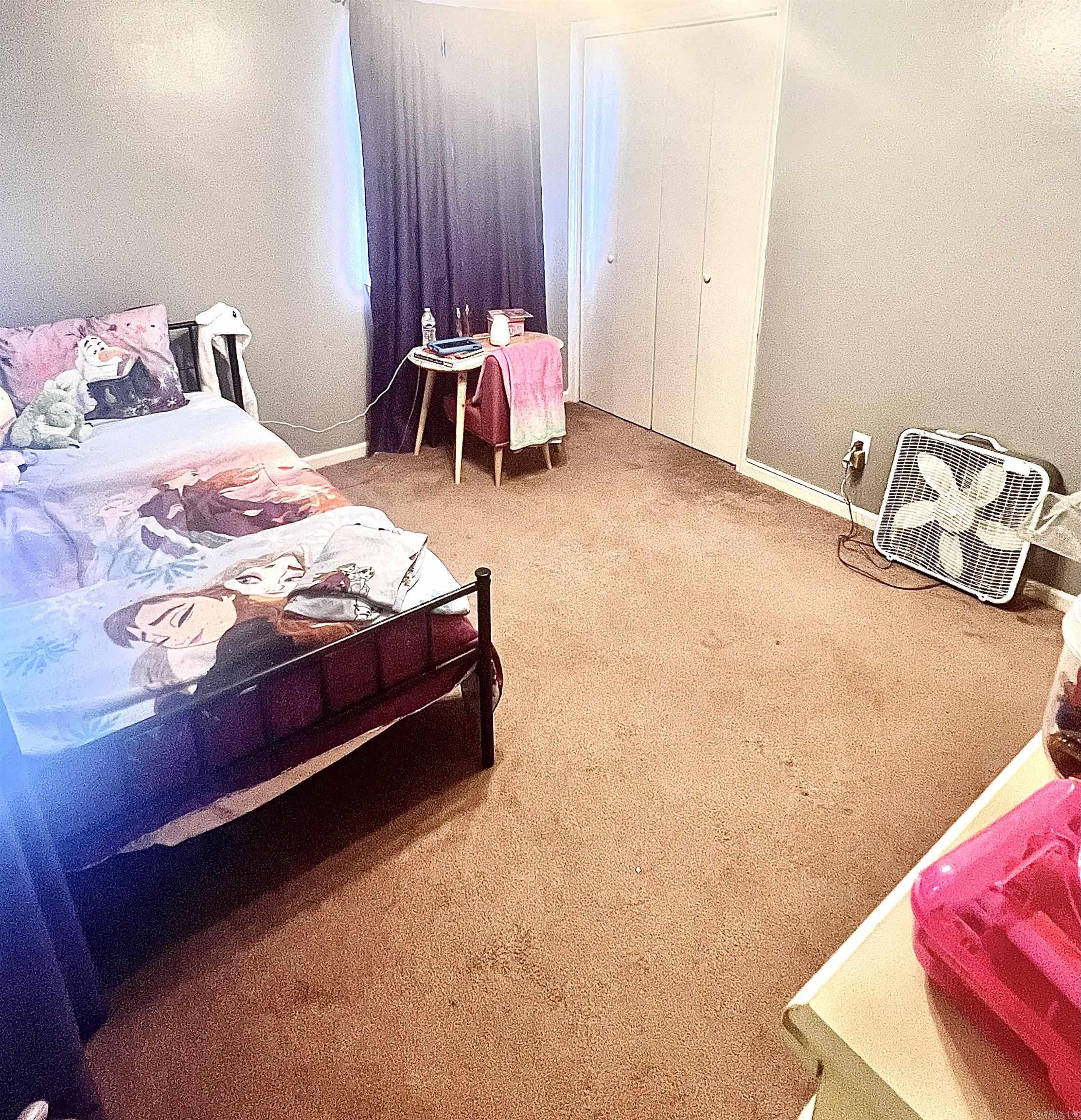 PEBBLE LAKE - Residential