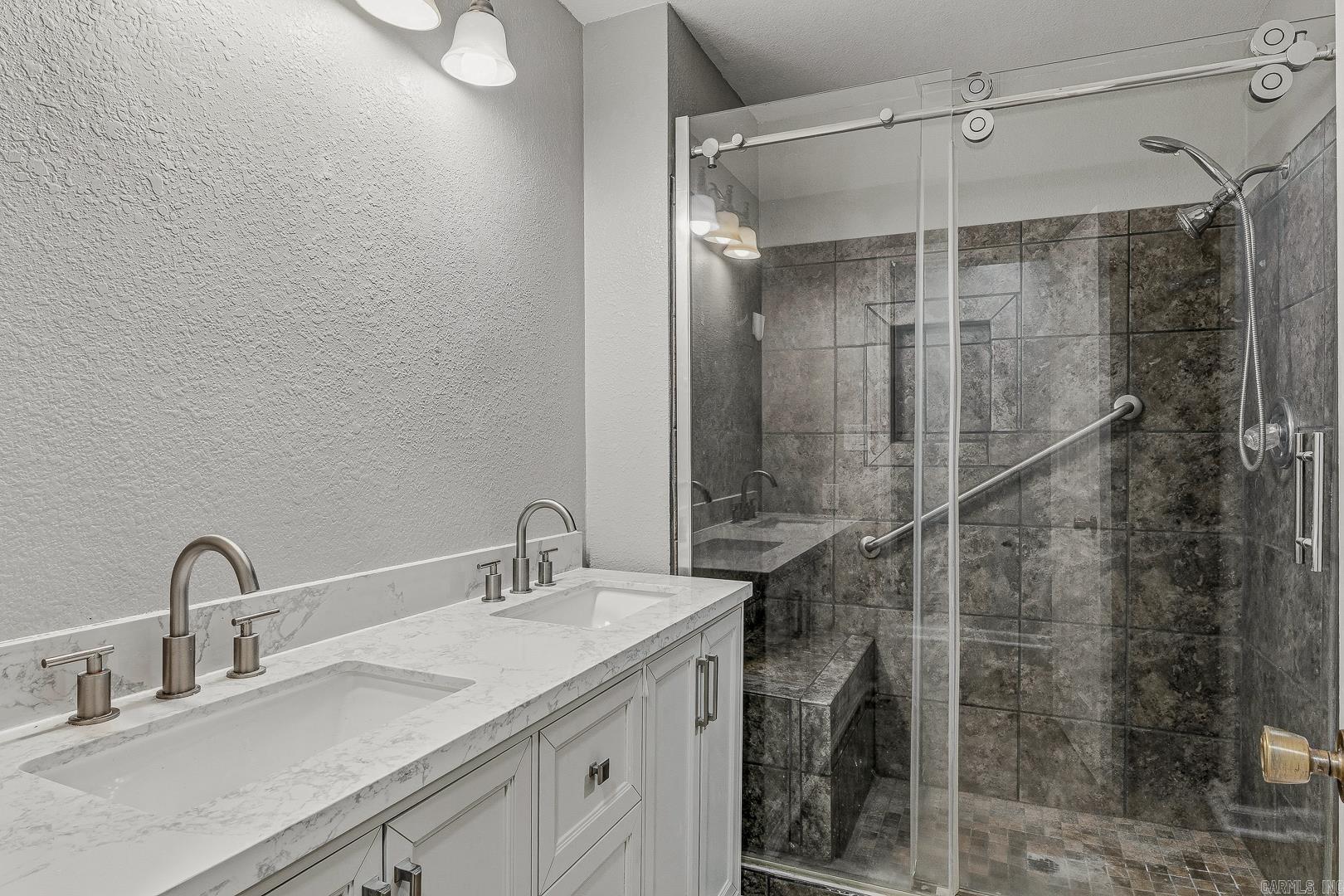 Roselee - Residential