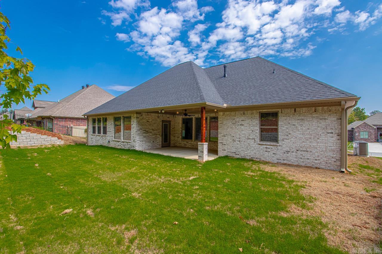 NORTH SHORE @ HURRICANE LAKE EST - Residential