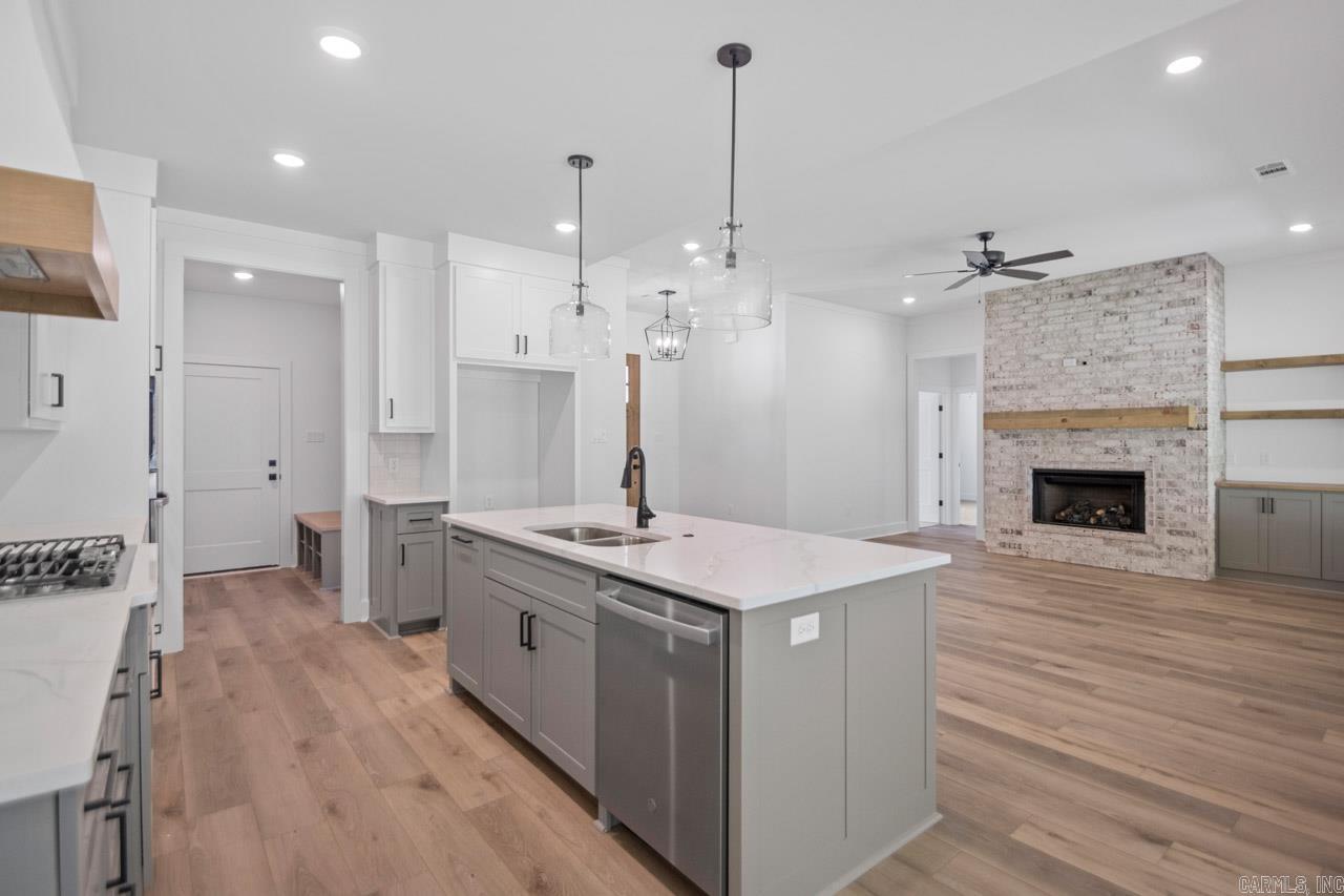 NORTH SHORE @ HURRICANE LAKE EST - Residential