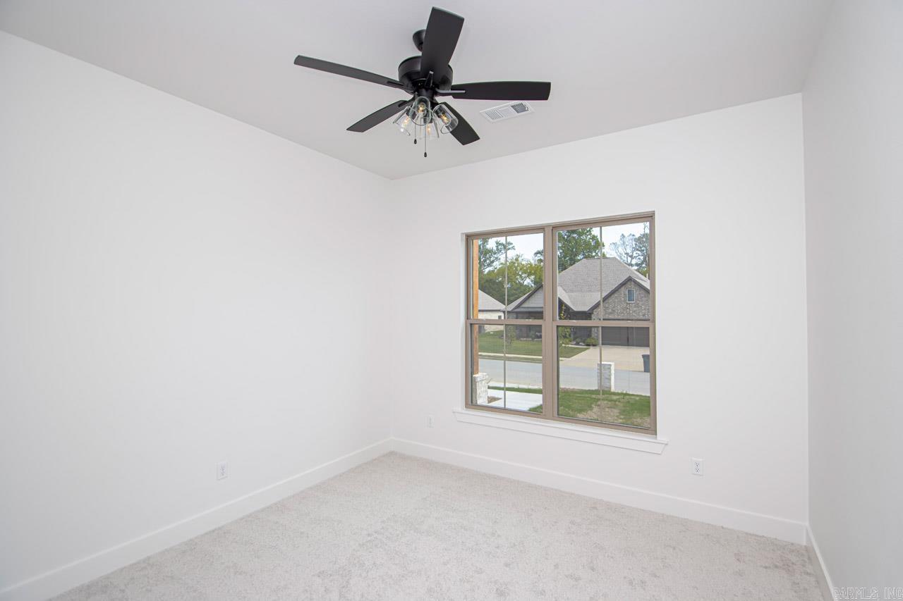 NORTH SHORE @ HURRICANE LAKE EST - Residential