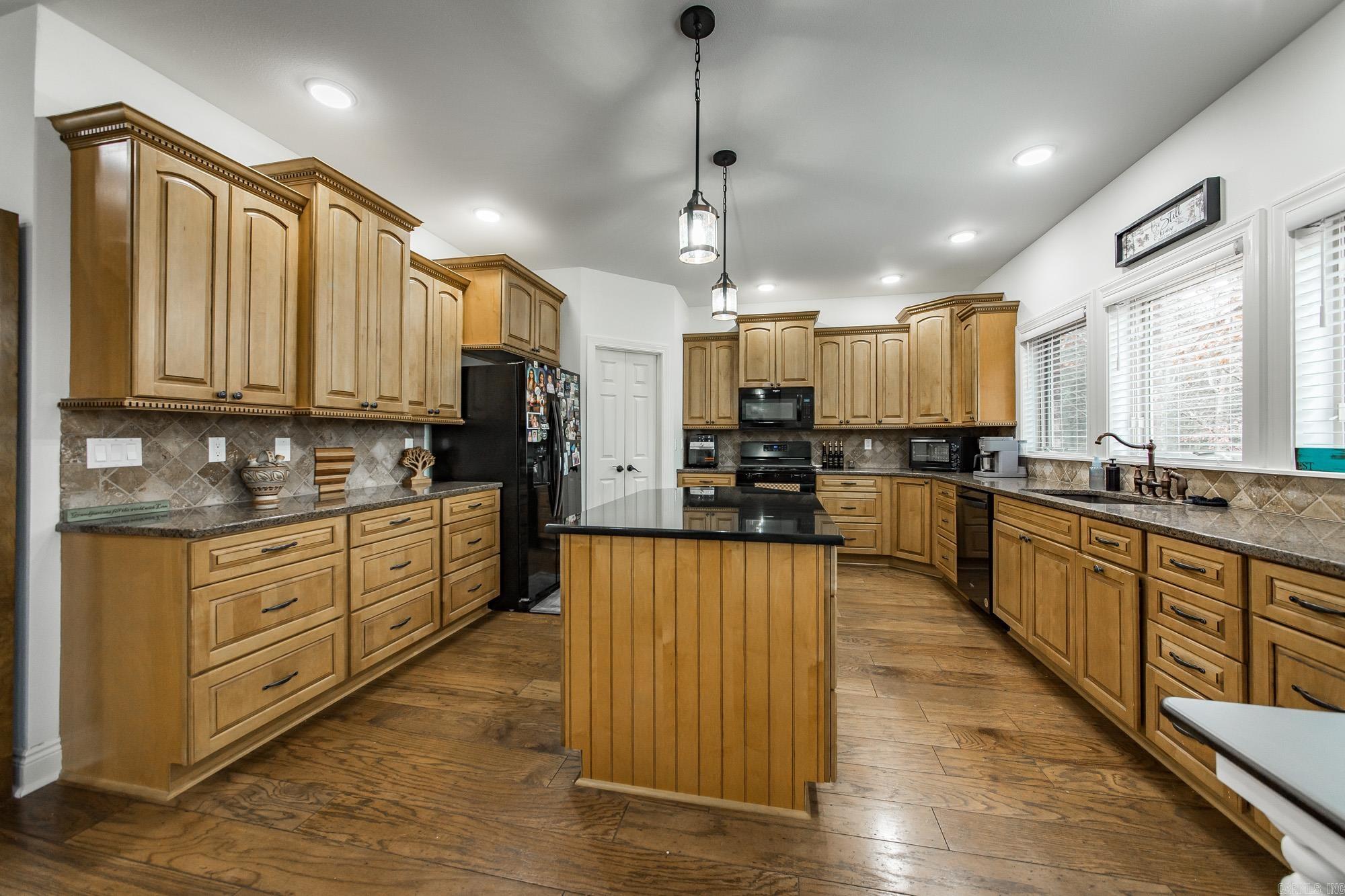 MOUNTAIN RANCH - Residential