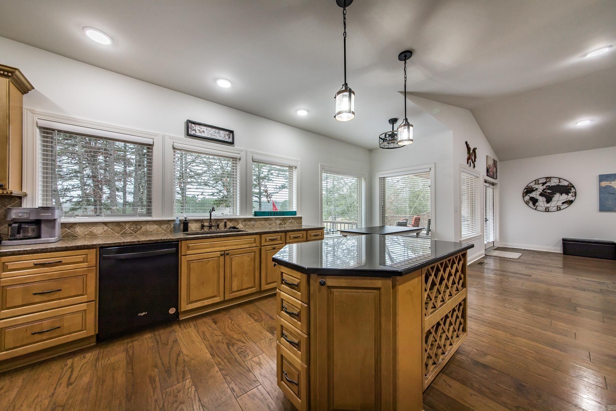 MOUNTAIN RANCH - Residential