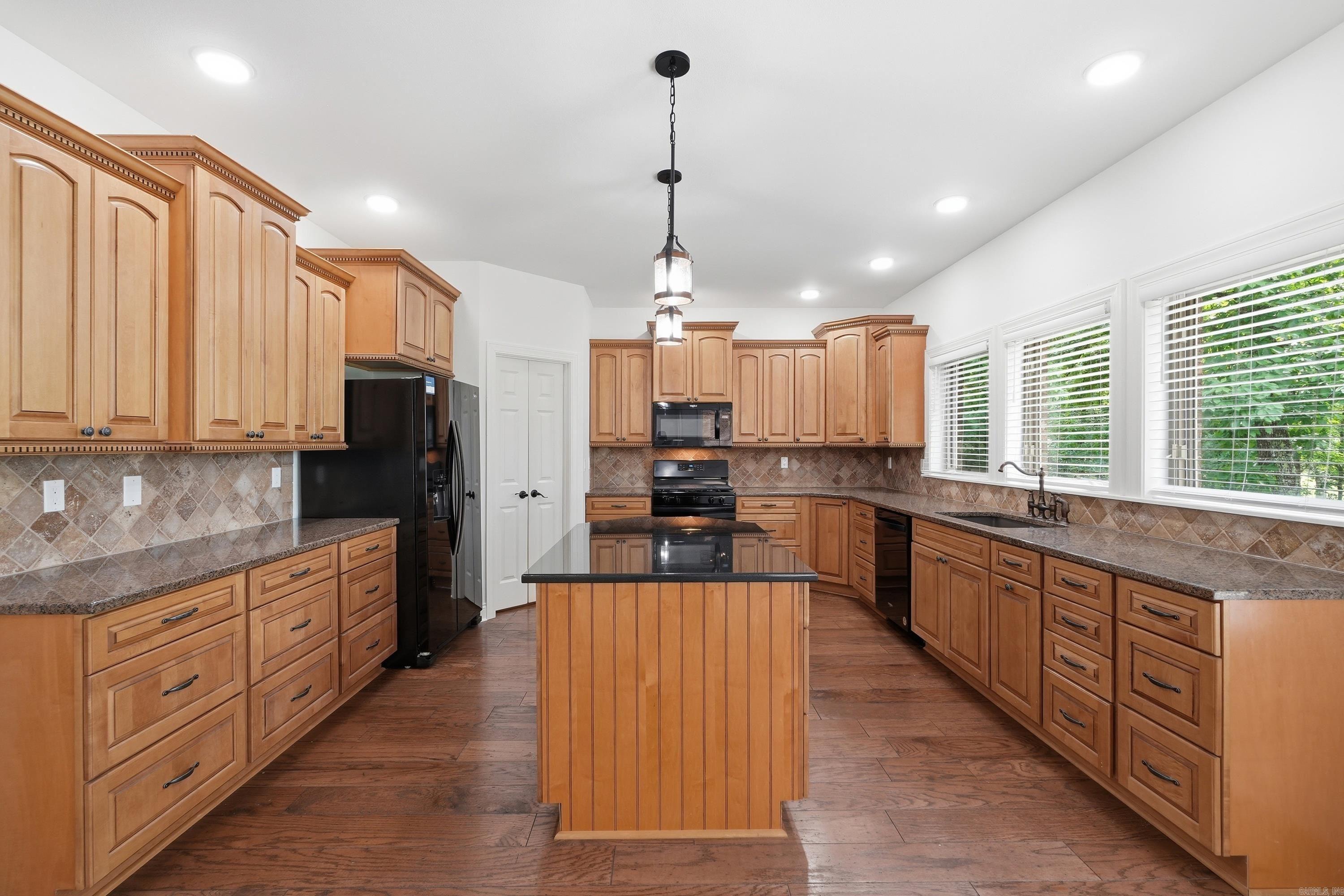 MOUNTAIN RANCH - Residential