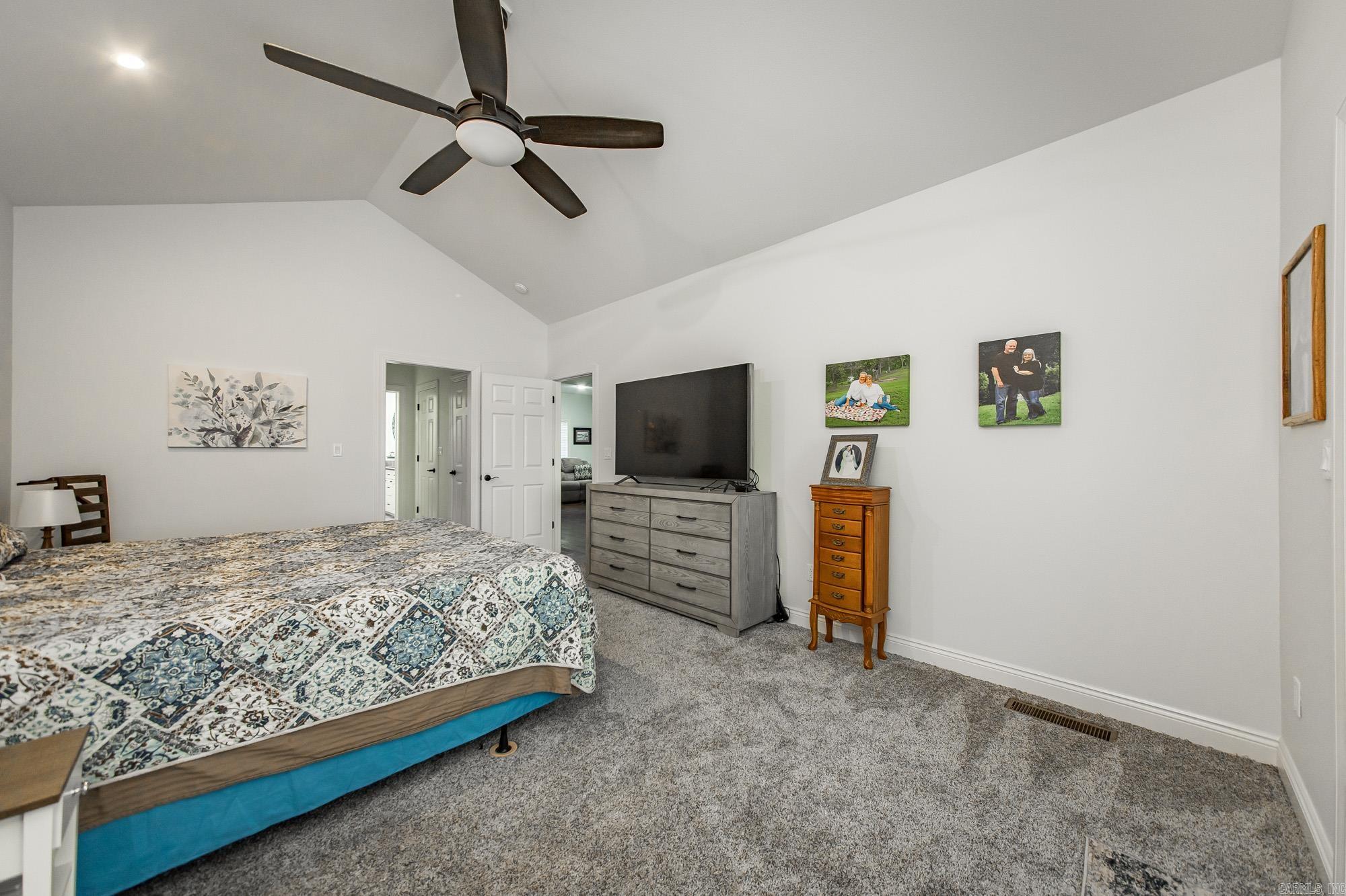 MOUNTAIN RANCH - Residential