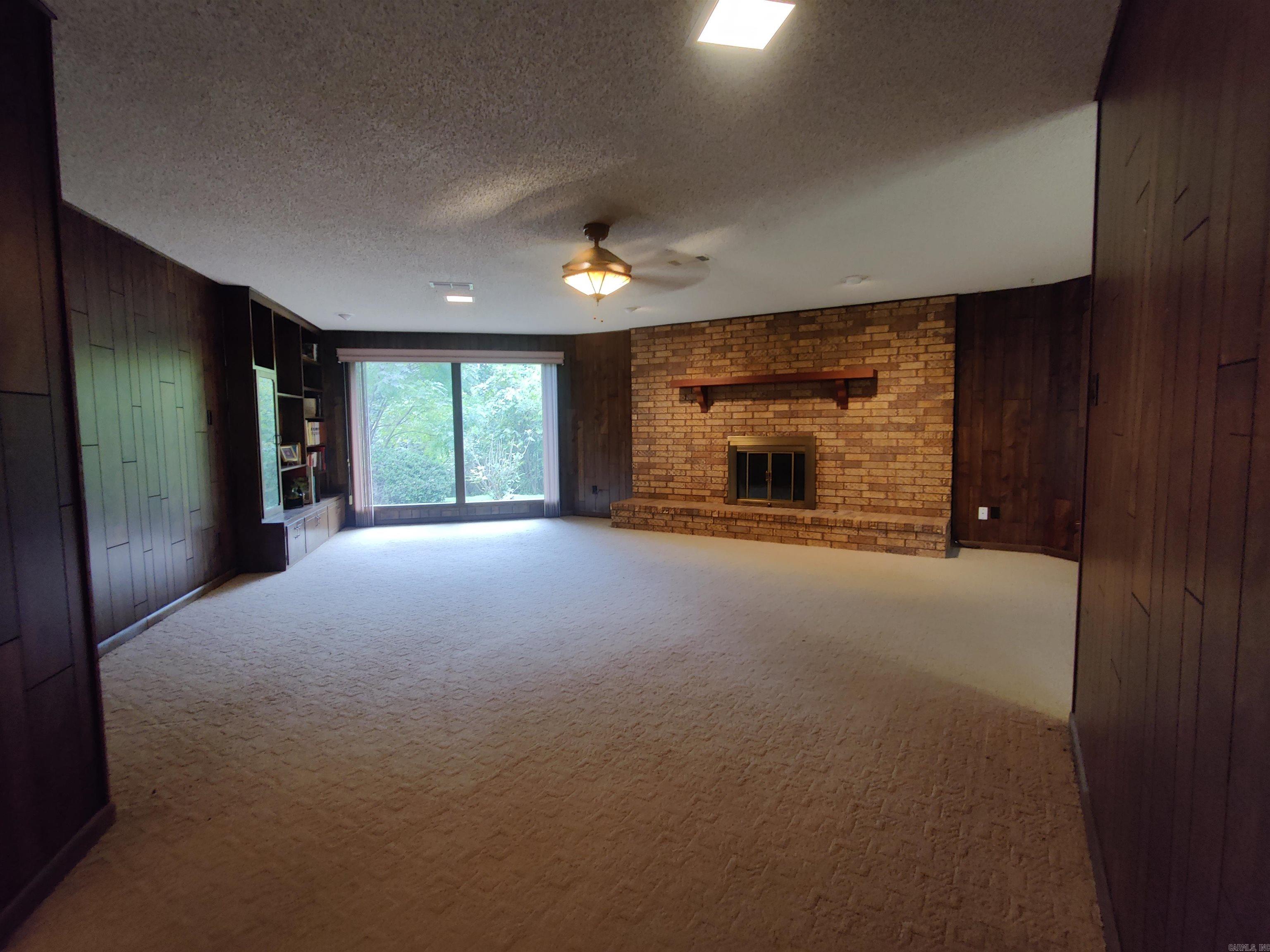 HIDDEN VALLEY - Residential