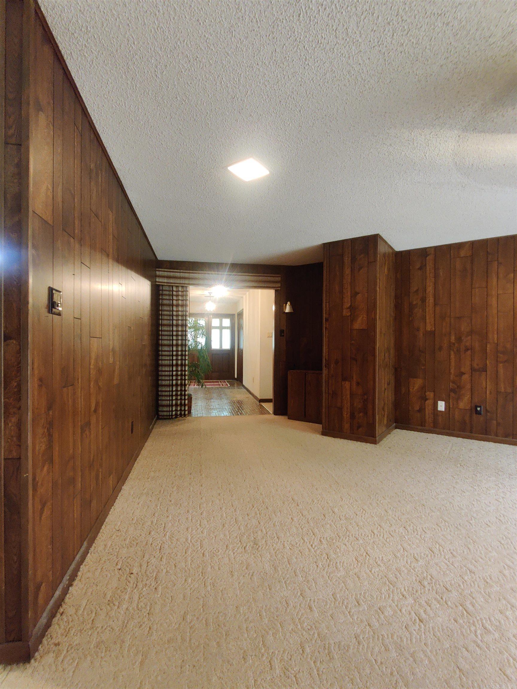 HIDDEN VALLEY - Residential