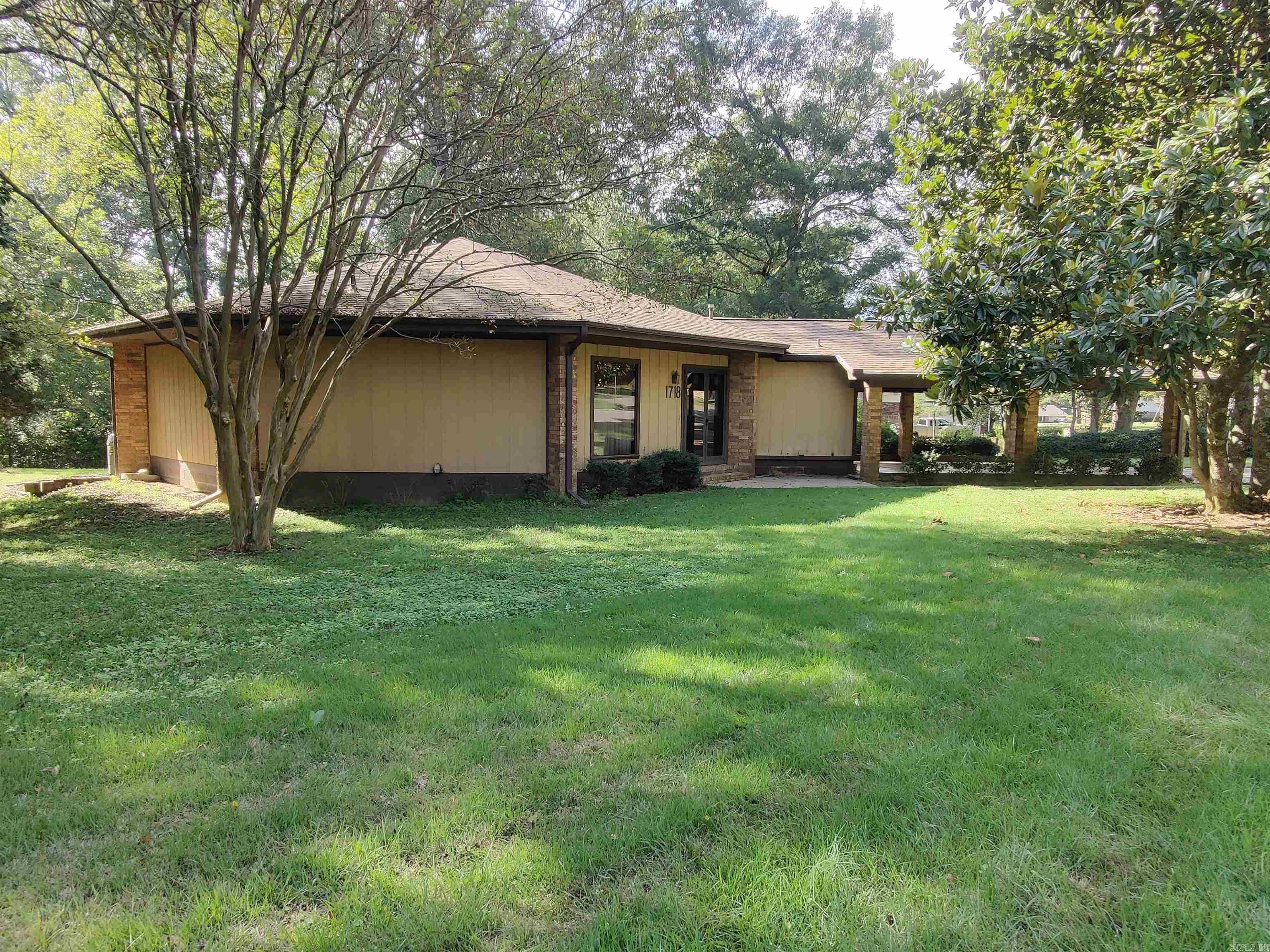 HIDDEN VALLEY - Residential