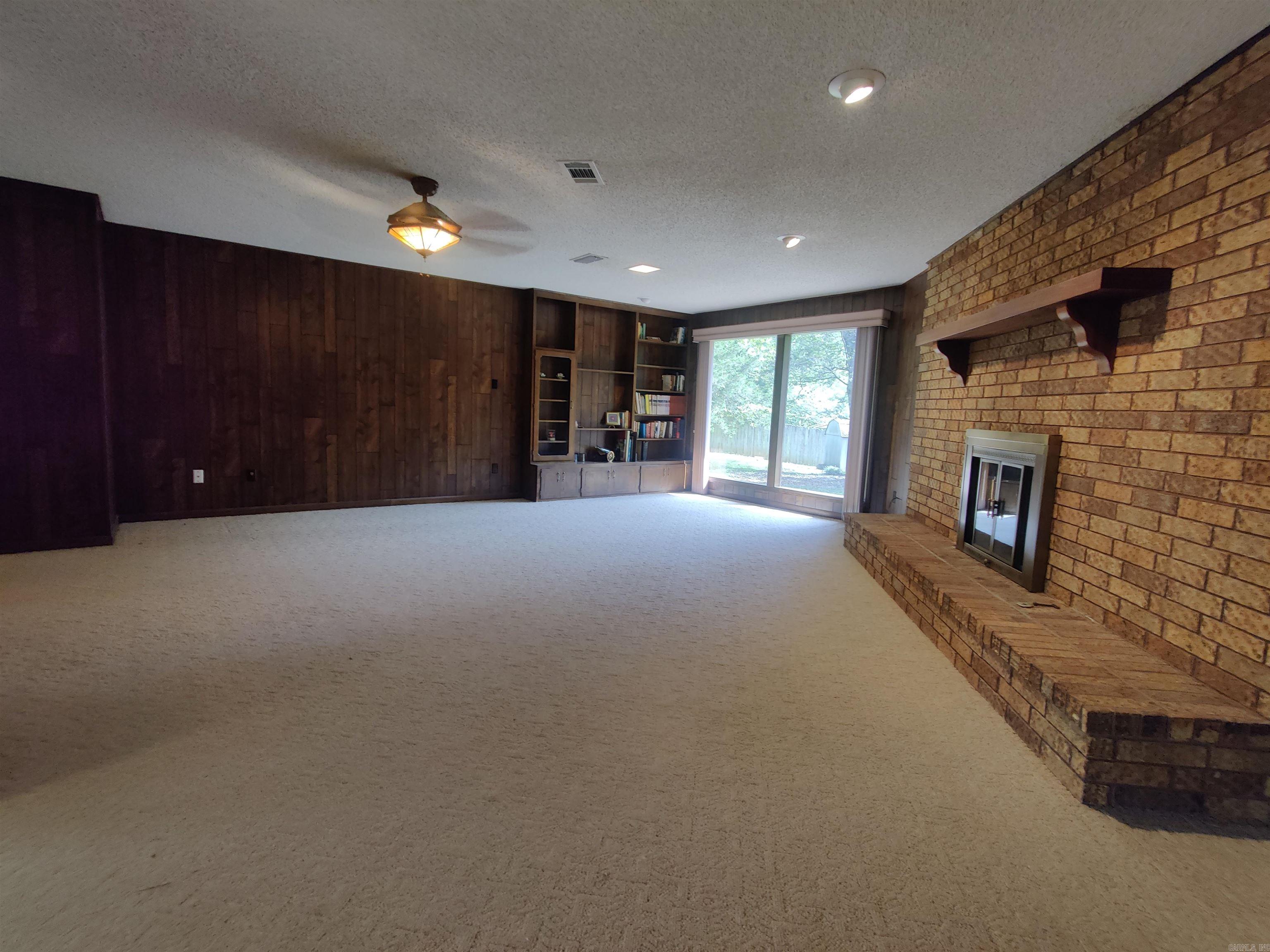 HIDDEN VALLEY - Residential