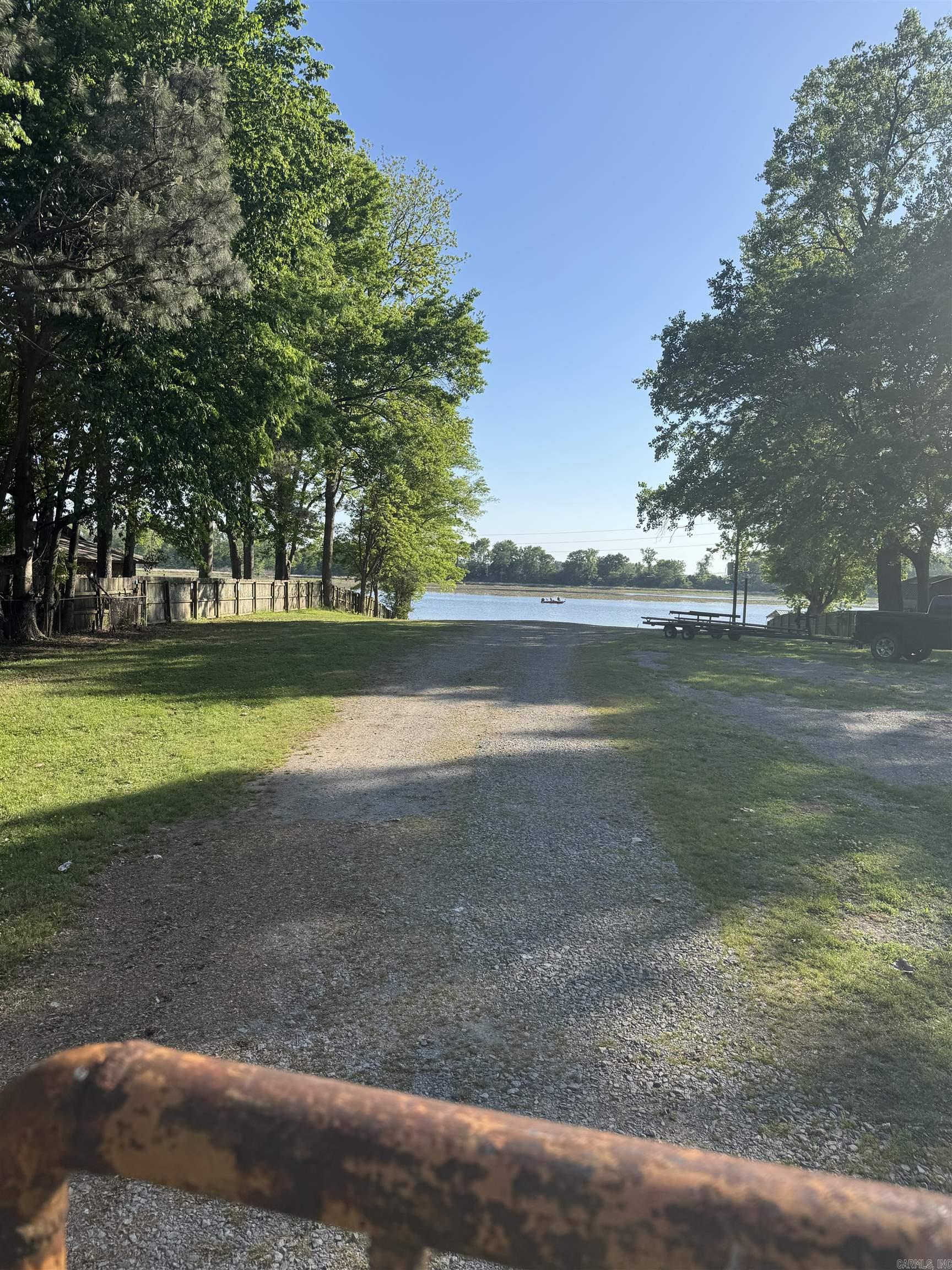 RIVER MANOR EST - Residential