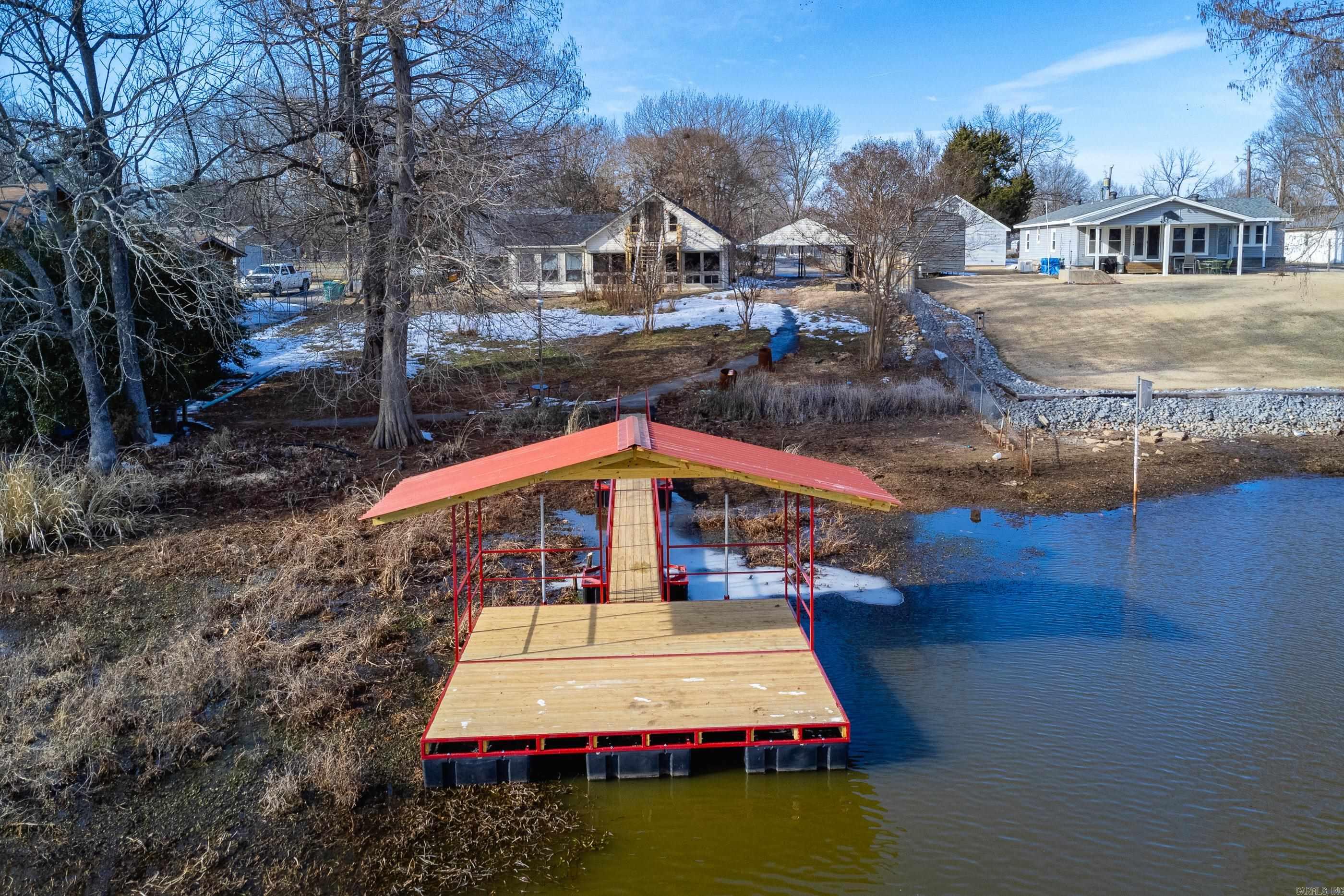 RIVER MANOR EST - Residential