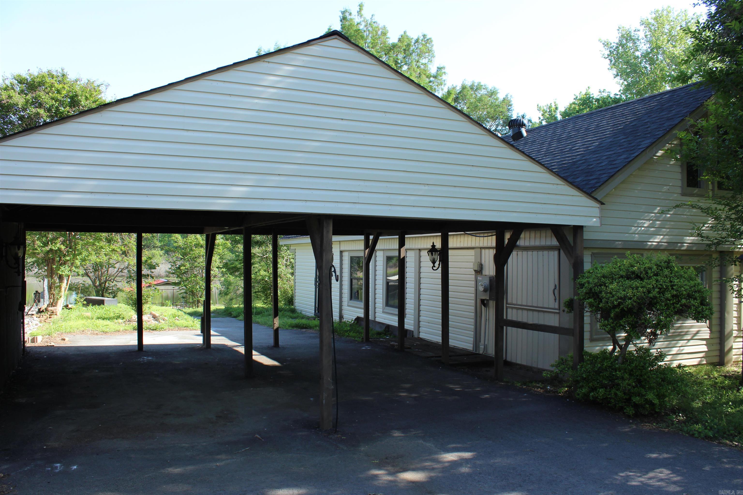 RIVER MANOR EST - Residential