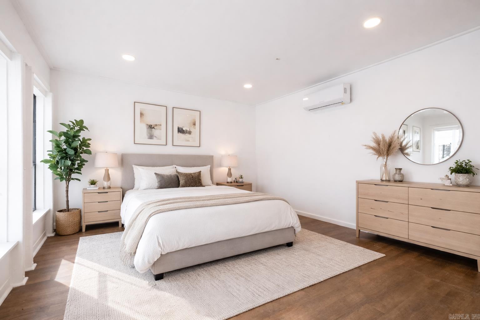 RIVER MANOR EST - Residential