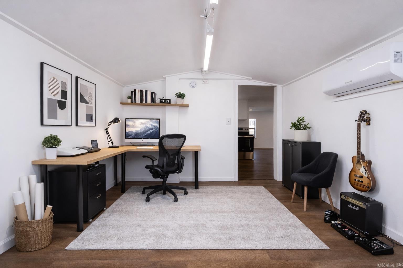 RIVER MANOR EST - Residential