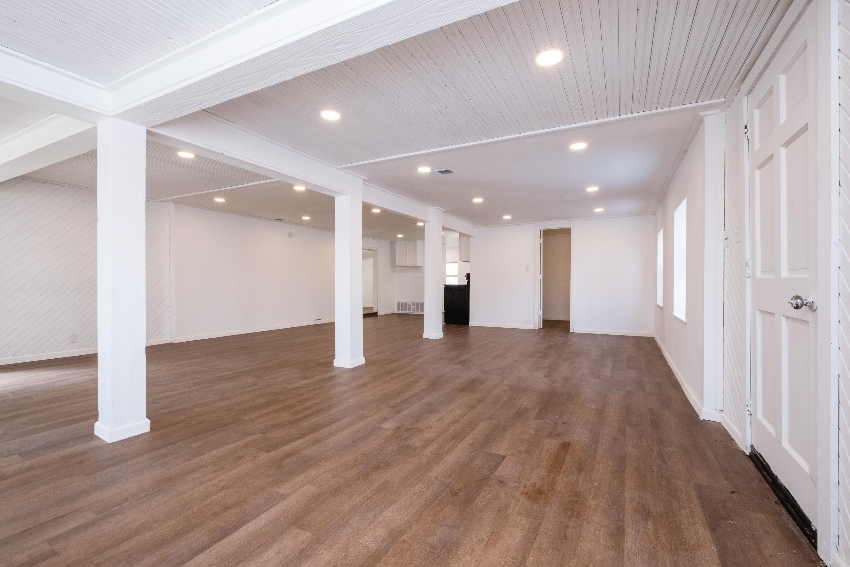 RIVER MANOR EST - Residential