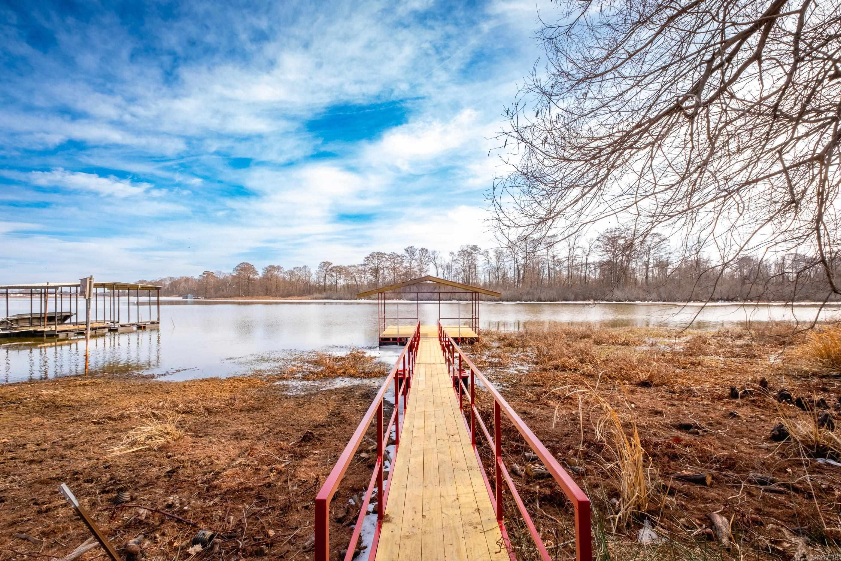 RIVER MANOR EST - Residential