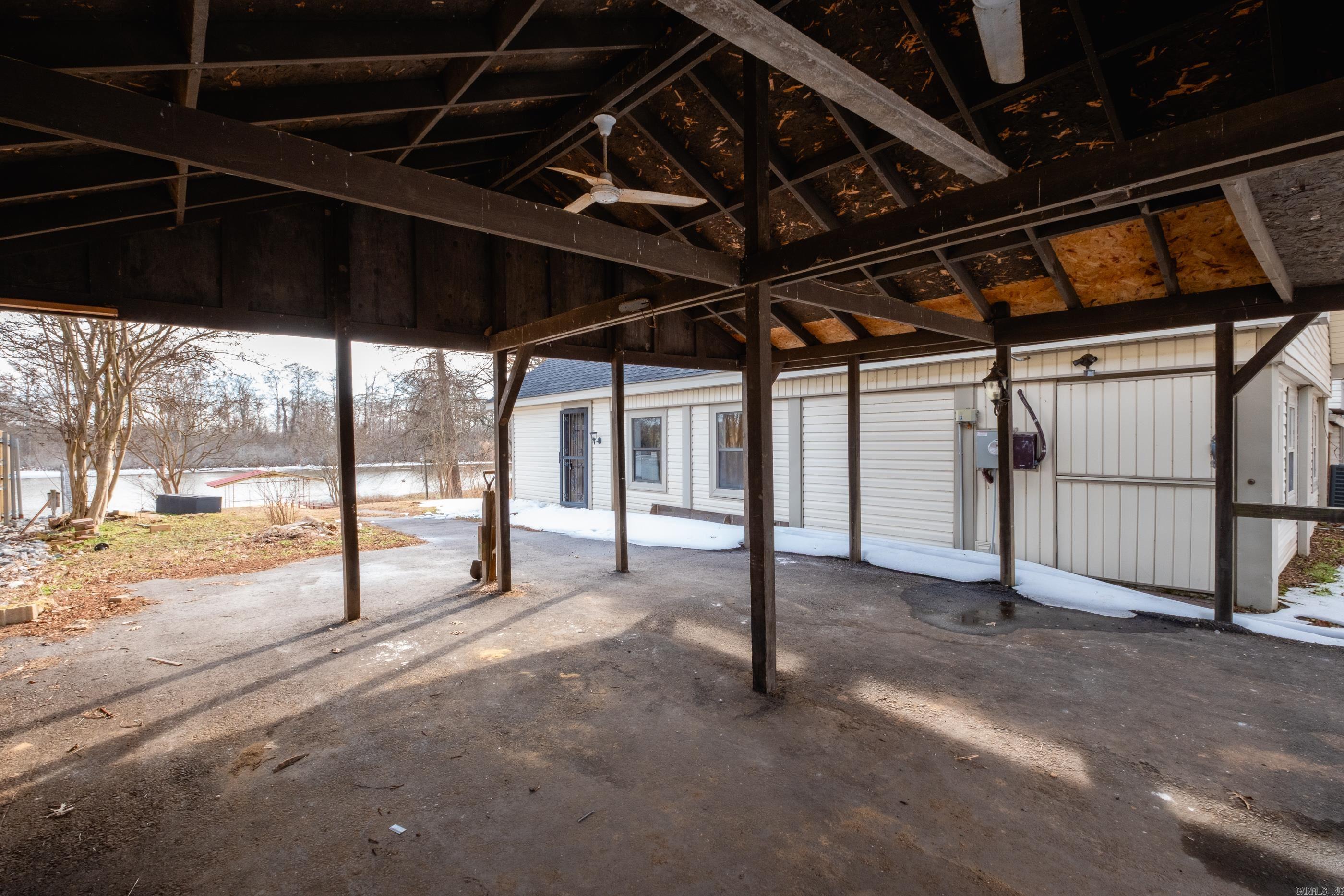 RIVER MANOR EST - Residential