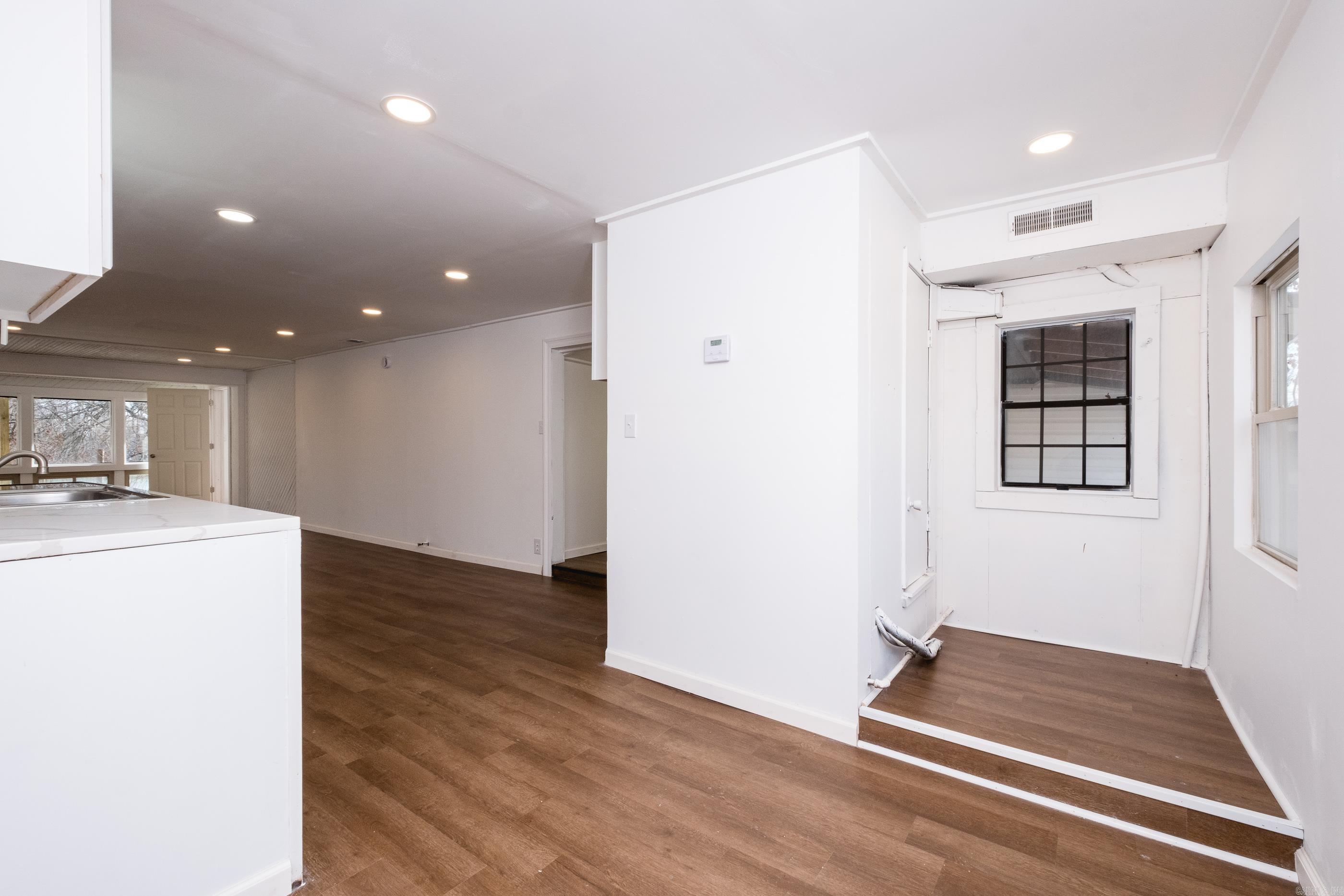 RIVER MANOR EST - Residential