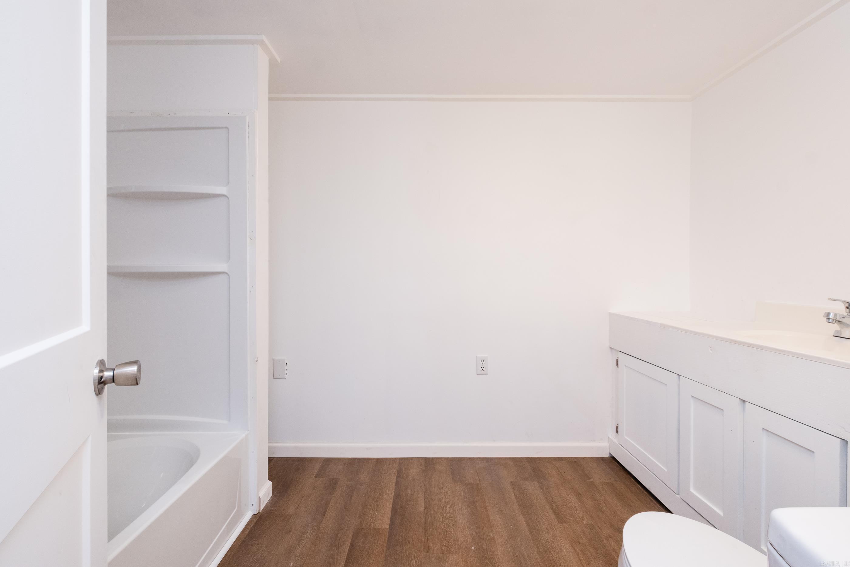 RIVER MANOR EST - Residential