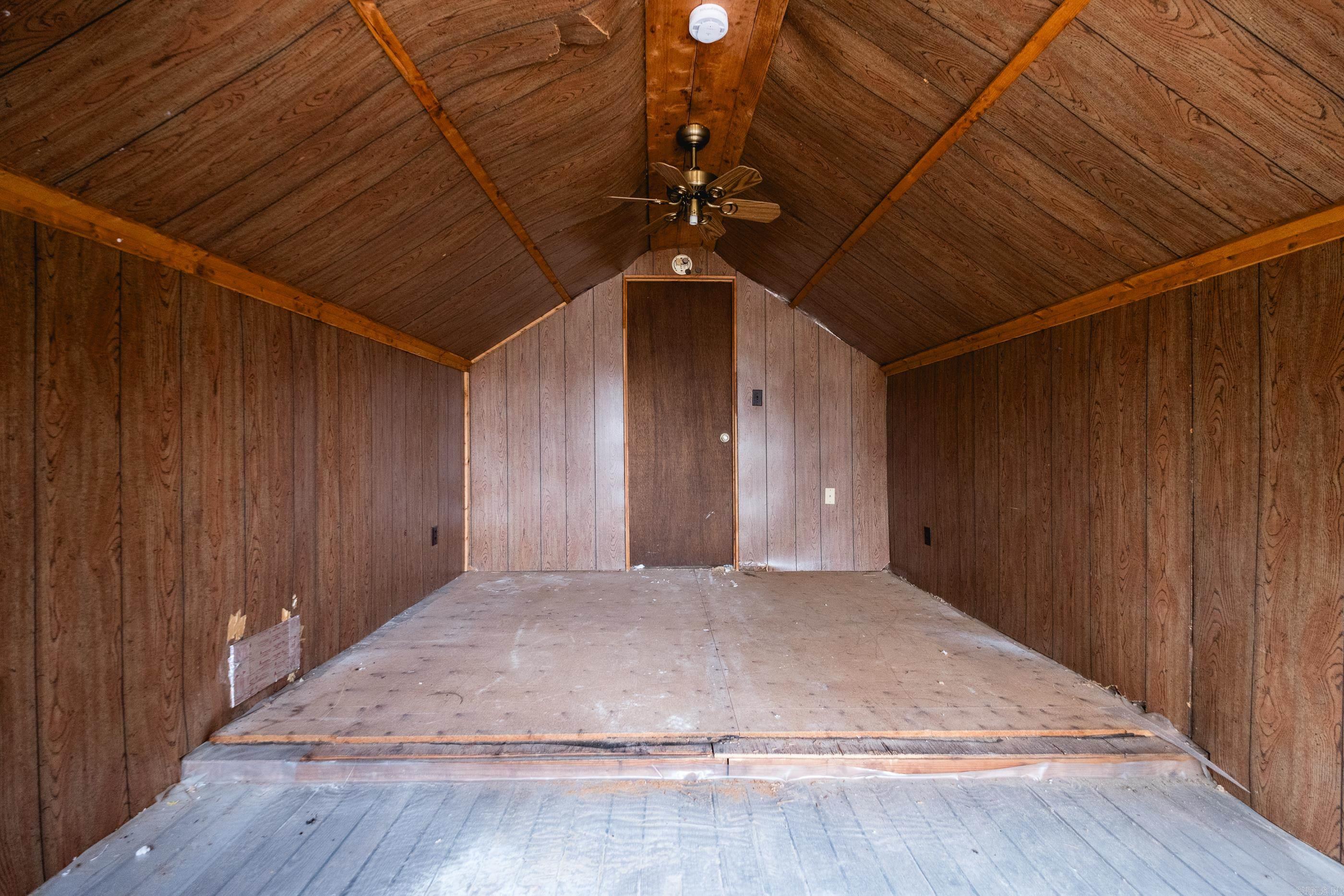 RIVER MANOR EST - Residential