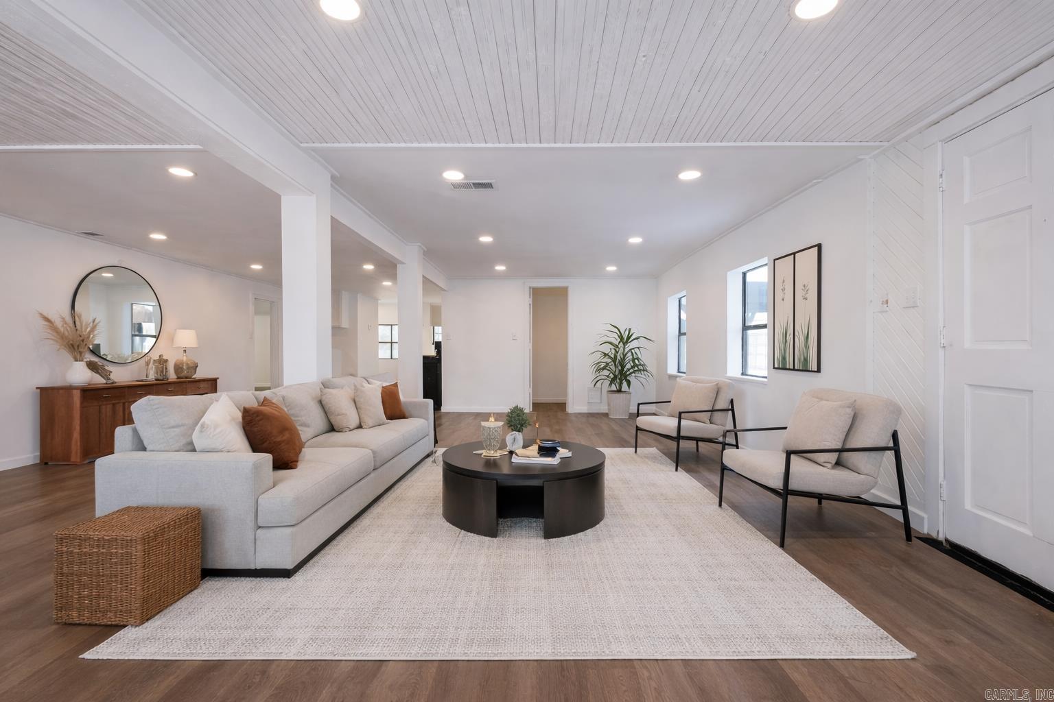 RIVER MANOR EST - Residential