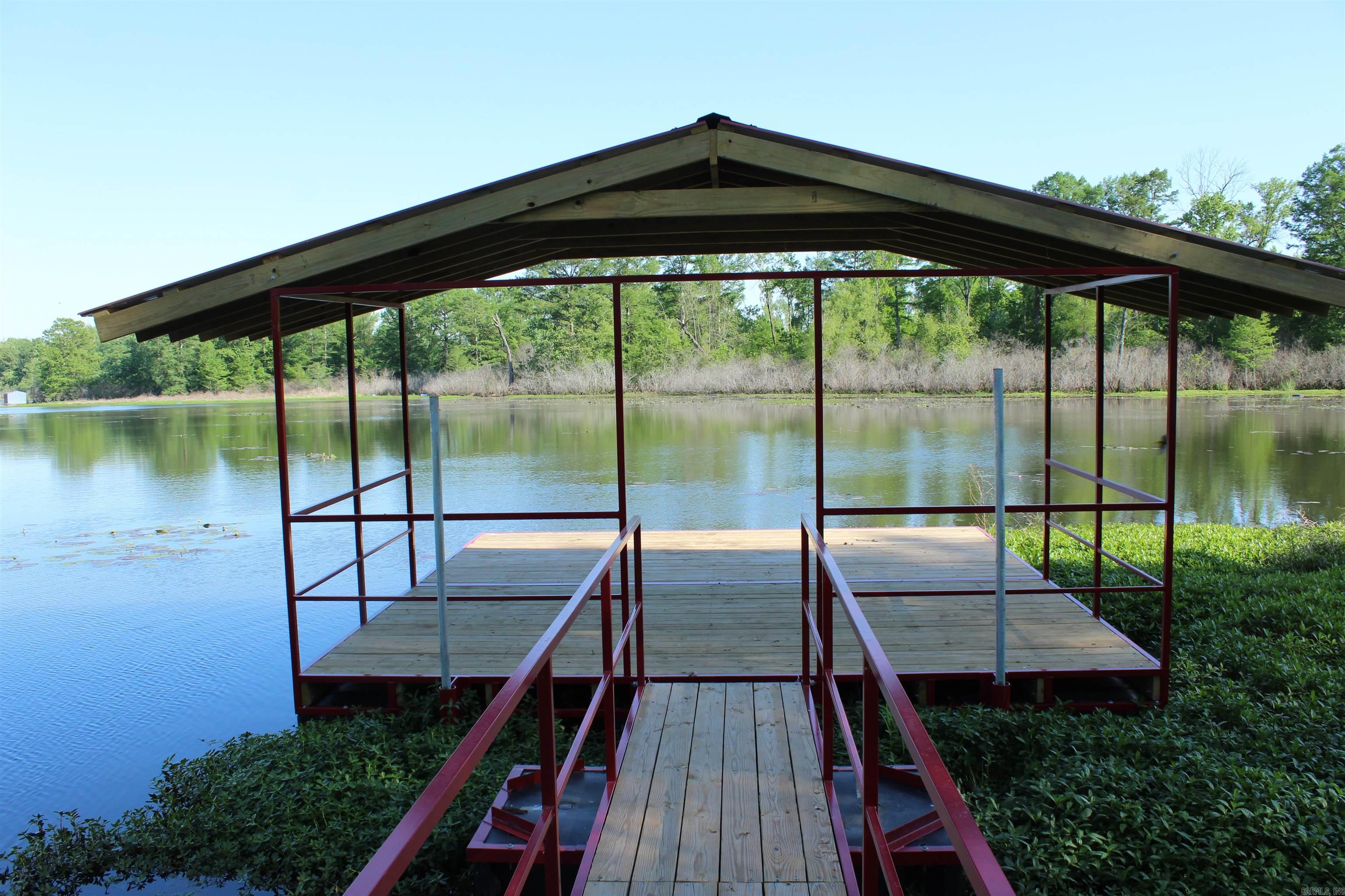 RIVER MANOR EST - Residential