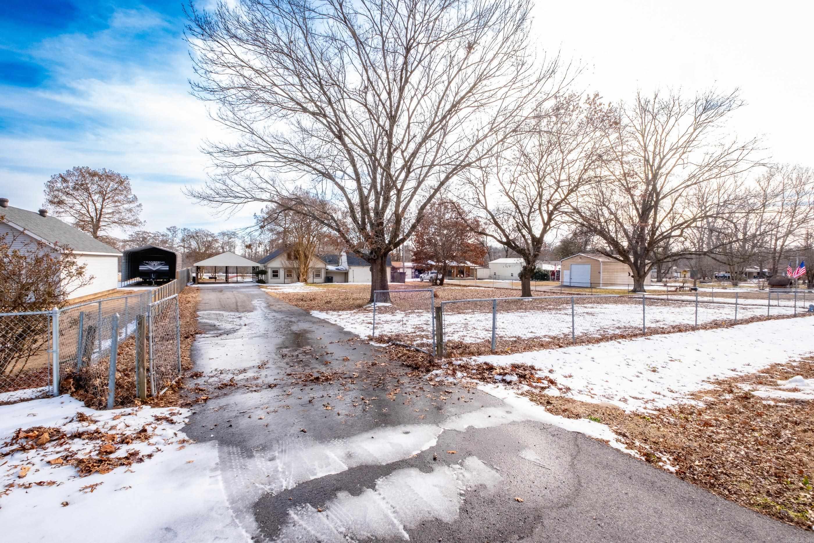 RIVER MANOR EST - Residential