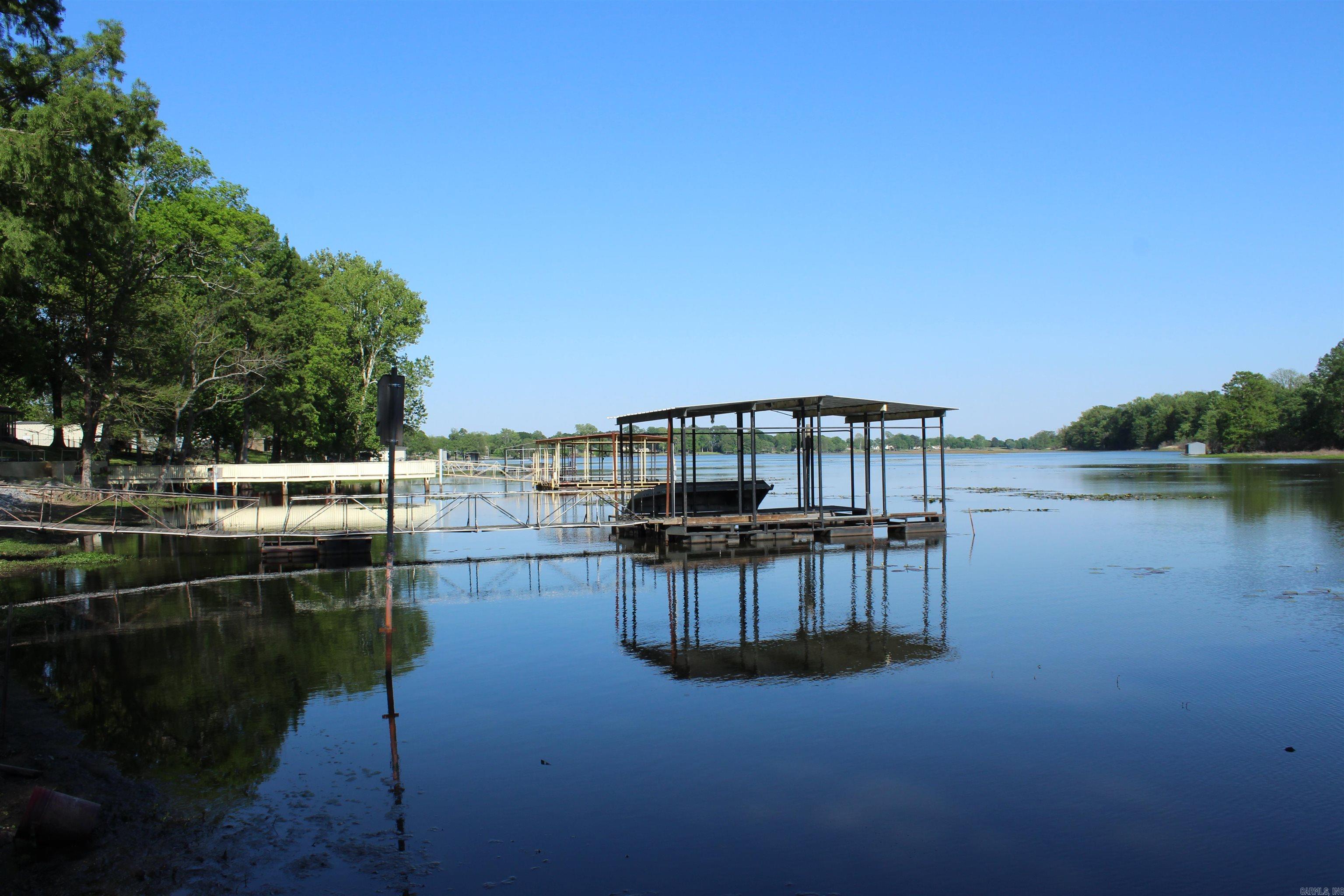 RIVER MANOR EST - Residential