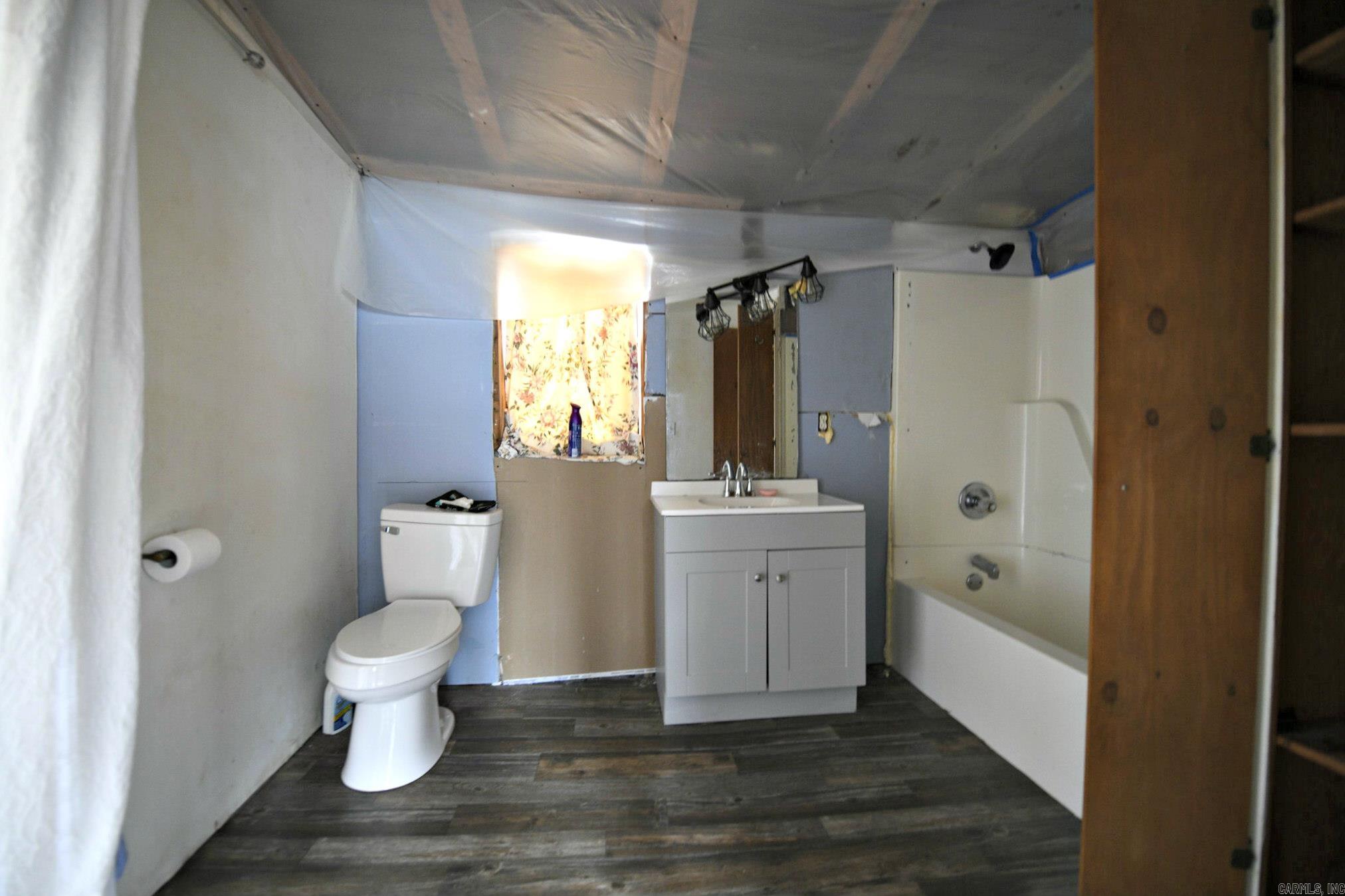 MENA ORIGINAL - Residential