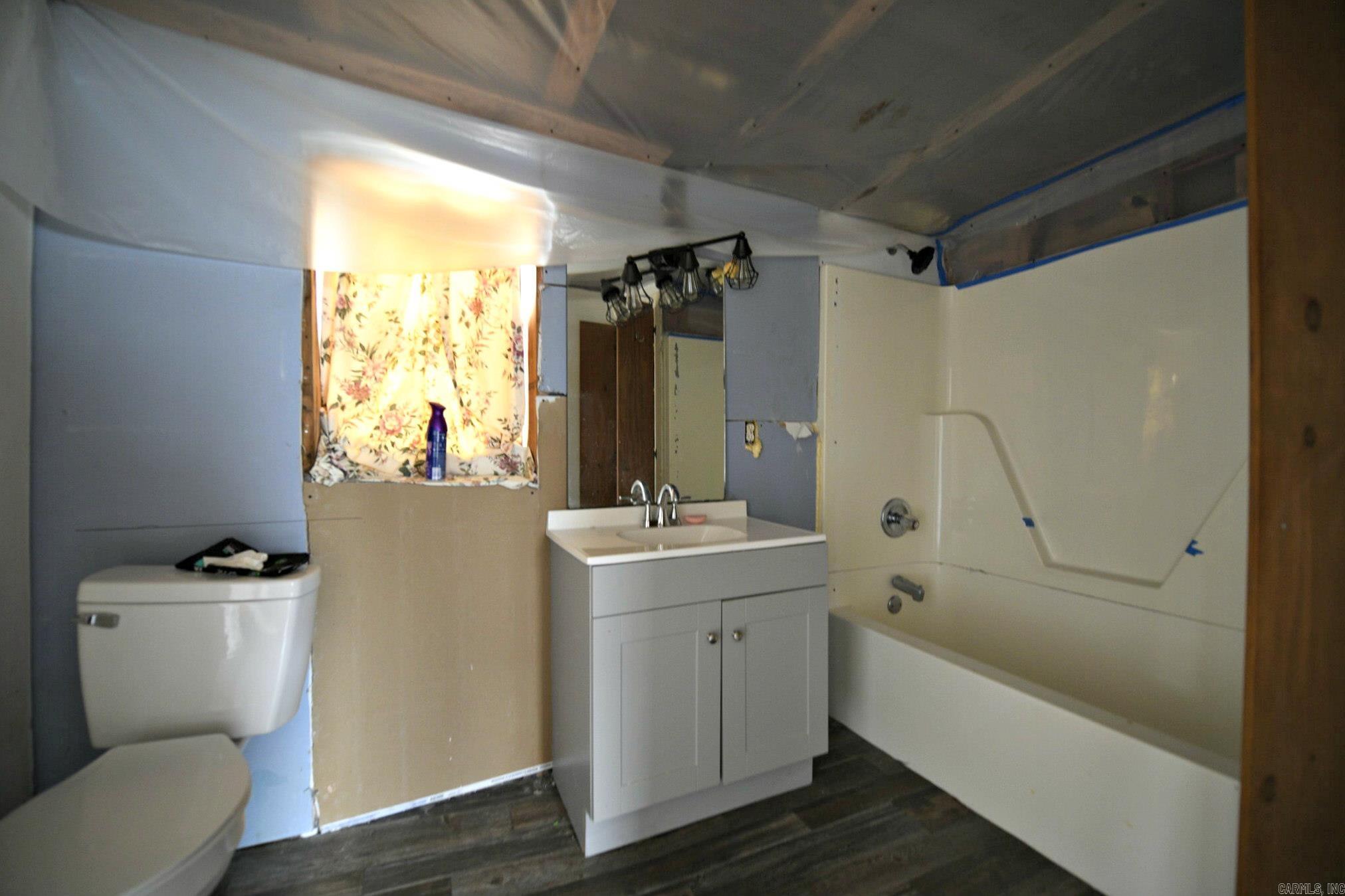 MENA ORIGINAL - Residential