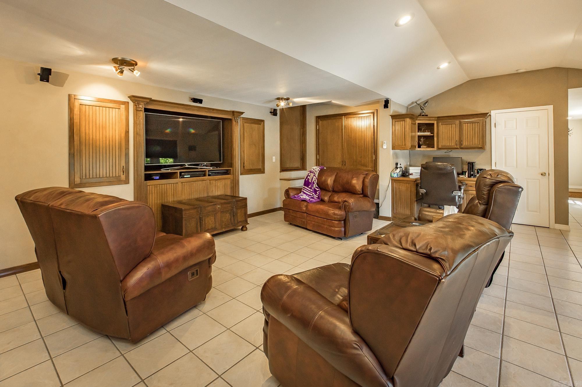 LAKEVIEW - Residential