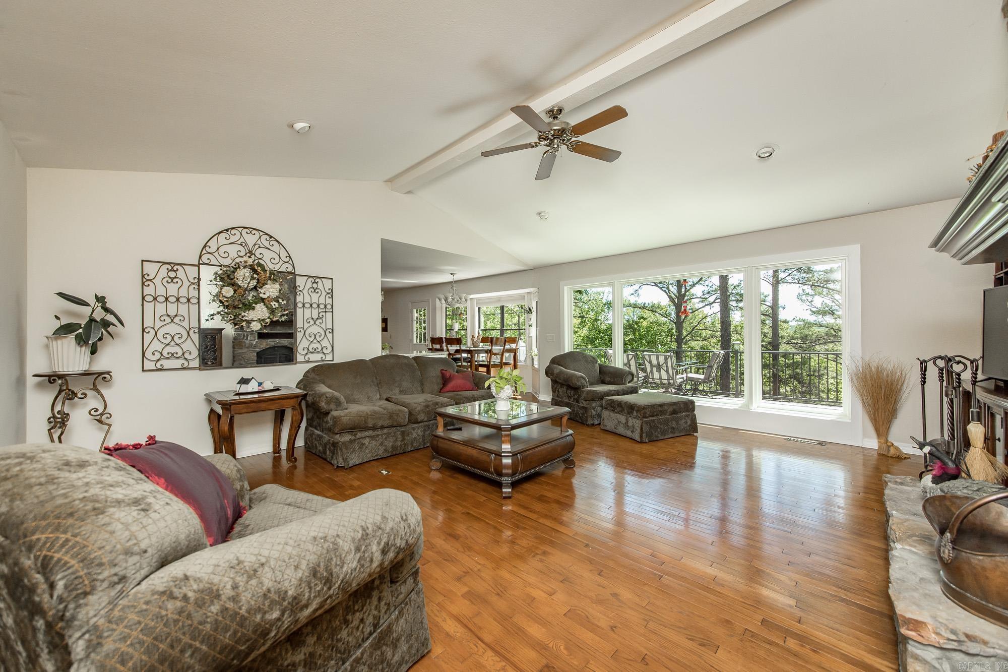 LAKEVIEW - Residential