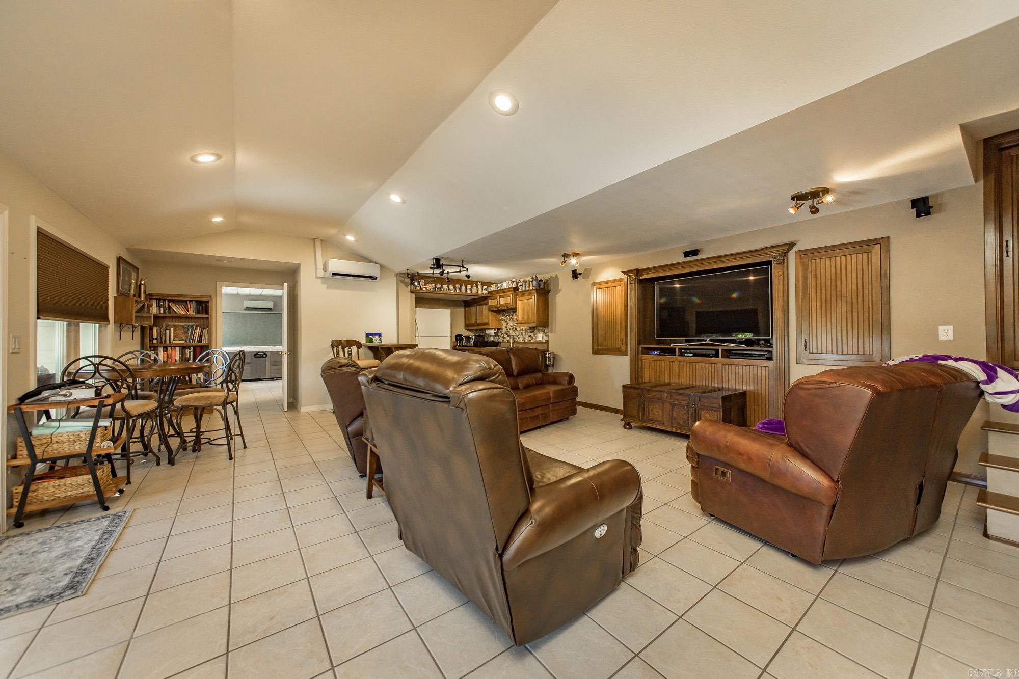 LAKEVIEW - Residential