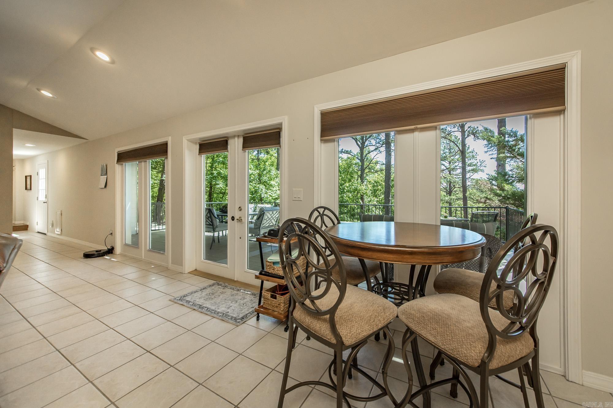 LAKEVIEW - Residential