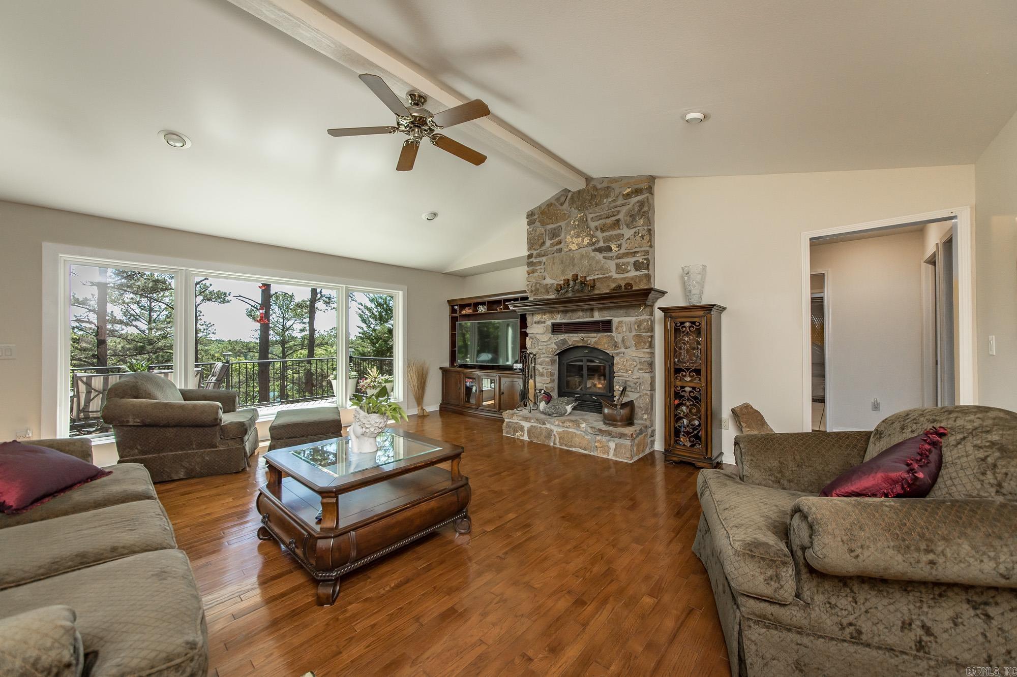 LAKEVIEW - Residential