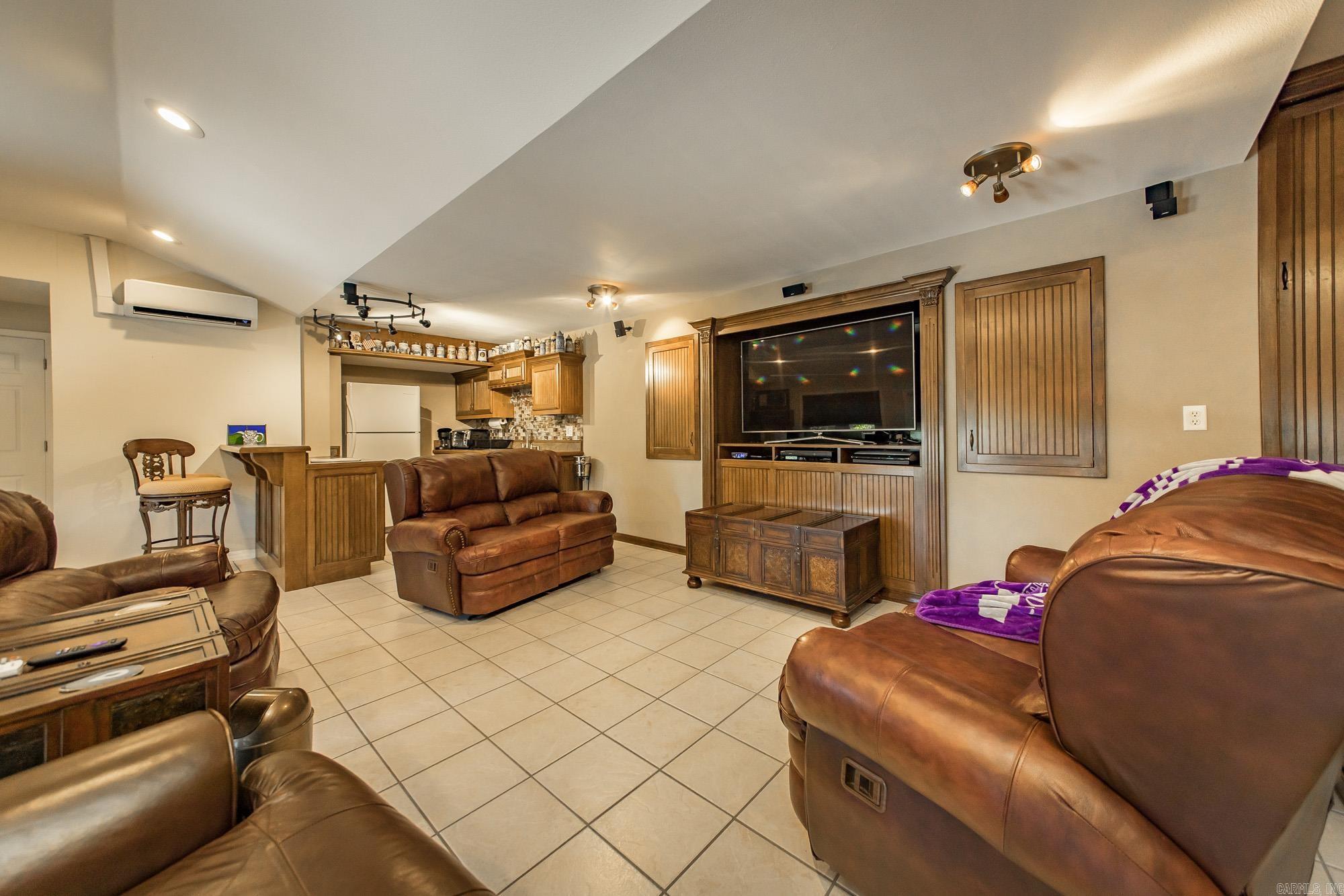 LAKEVIEW - Residential