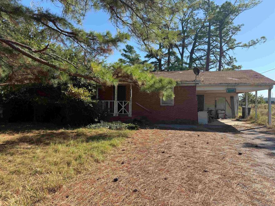 Calling all investors! Opportunity awaits at 2606 Nestle Way in Jonesboro. This property is priced at just $50,000 and is ready for the right buyer to bring it back to life. Offers a great chance to renovate, flip, or rebuild in a convenient Jonesboro location. Whether you’re an experienced investor or looking for your next project, this property provides plenty of upside potential at an affordable entry point. Being sold "as is" with no repairs to be made by the seller. Don’t miss this opportunity to create value and transform this property into something special.