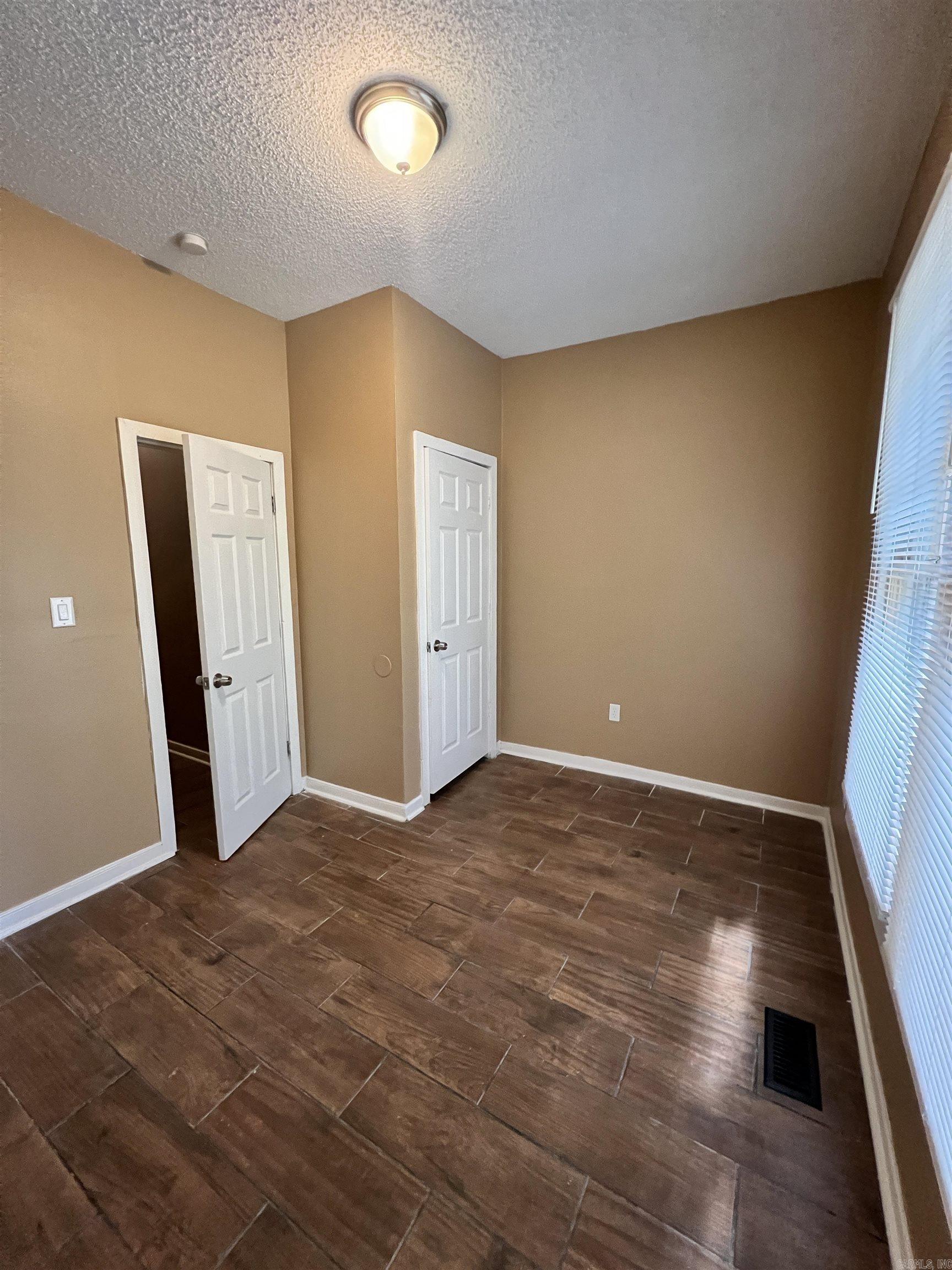 BARROW JOHN - Residential