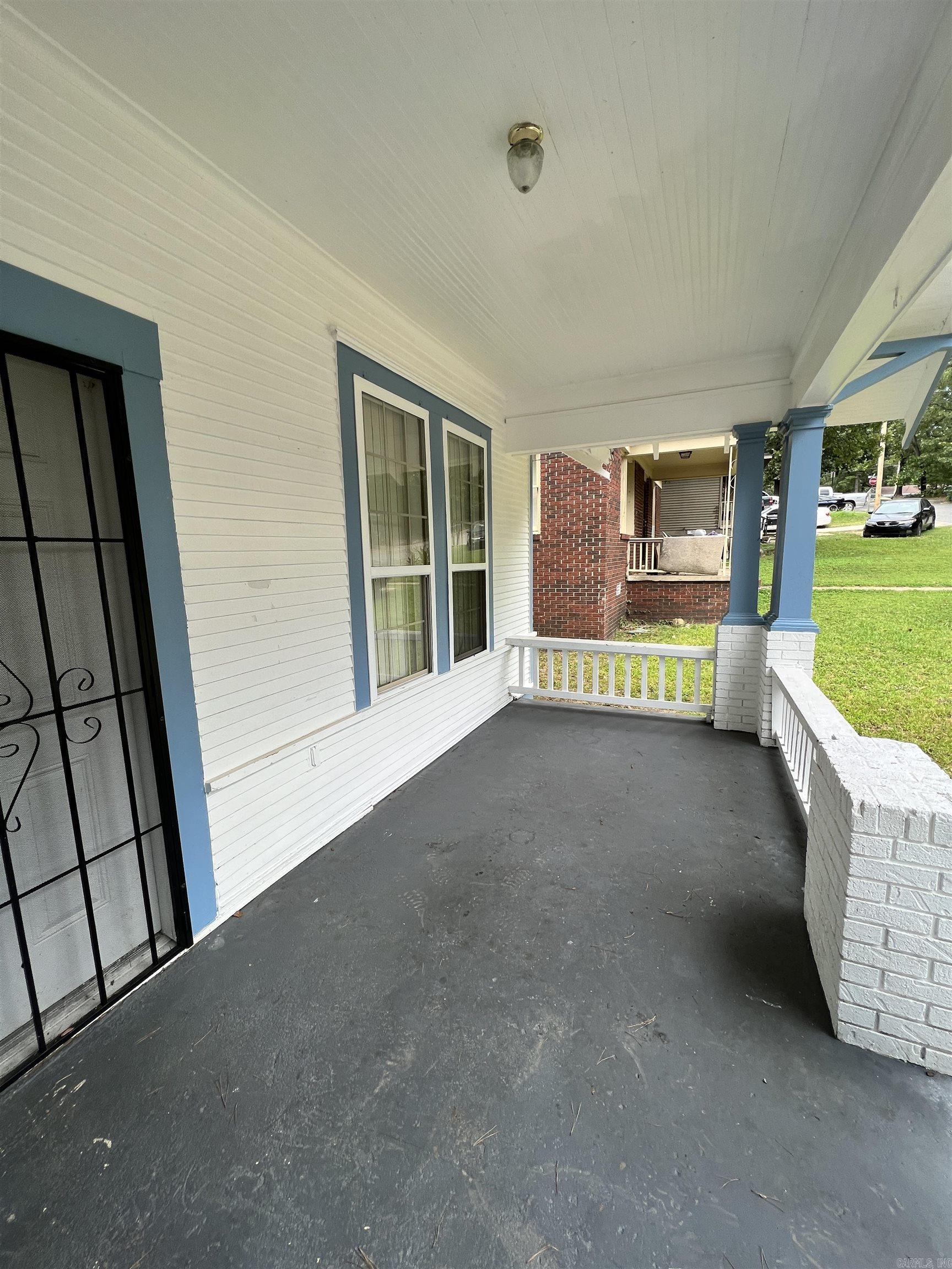 BARROW JOHN - Residential