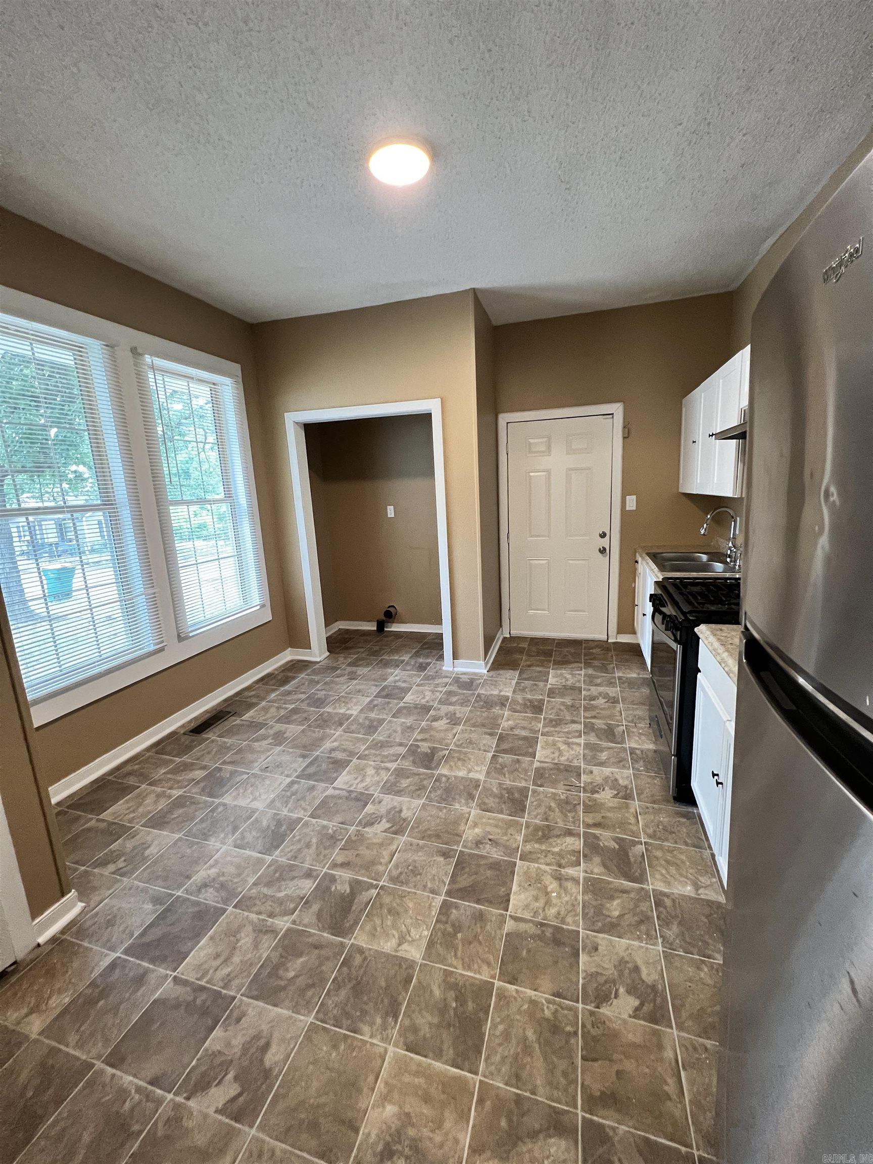 BARROW JOHN - Residential