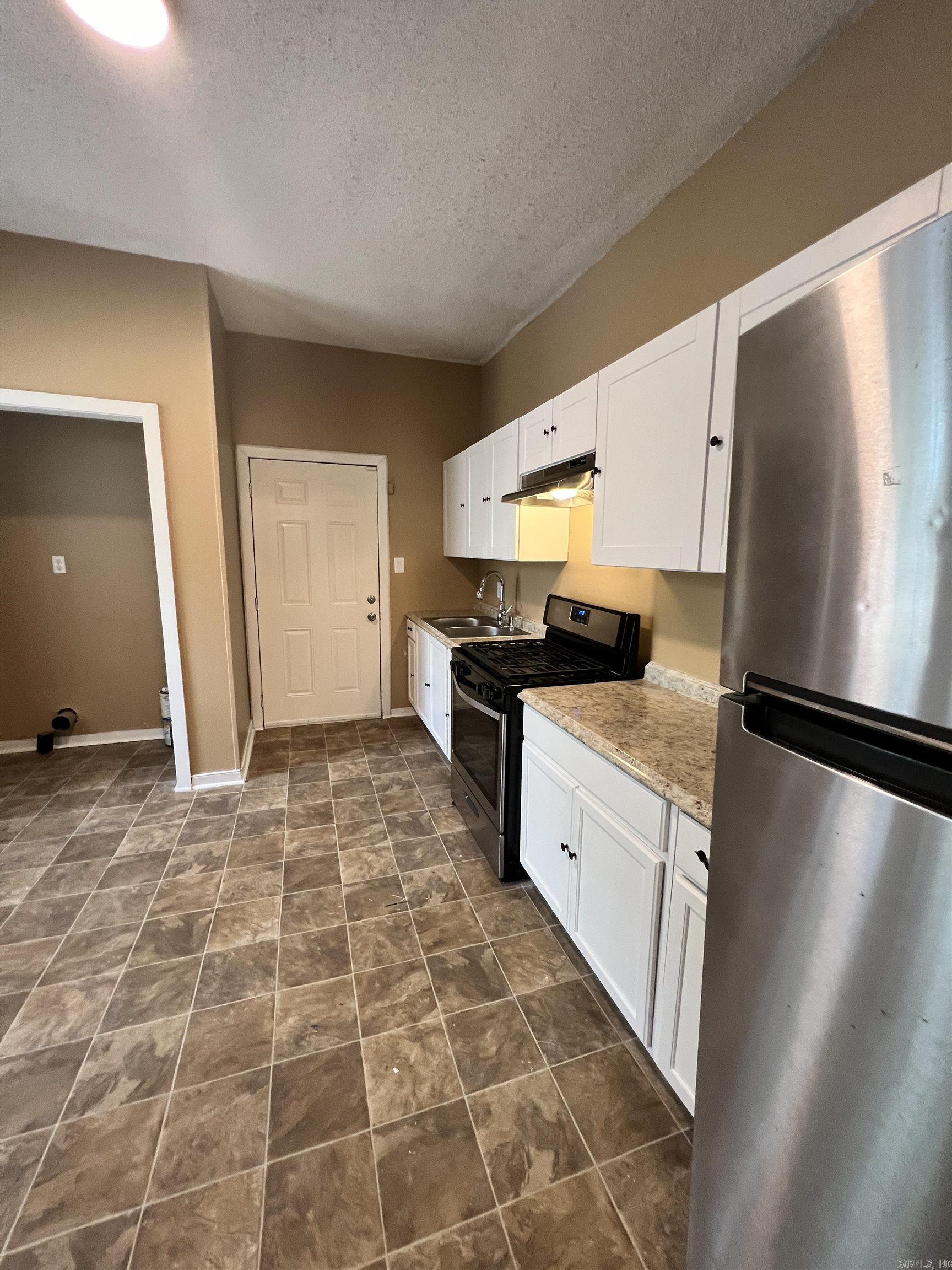 BARROW JOHN - Residential