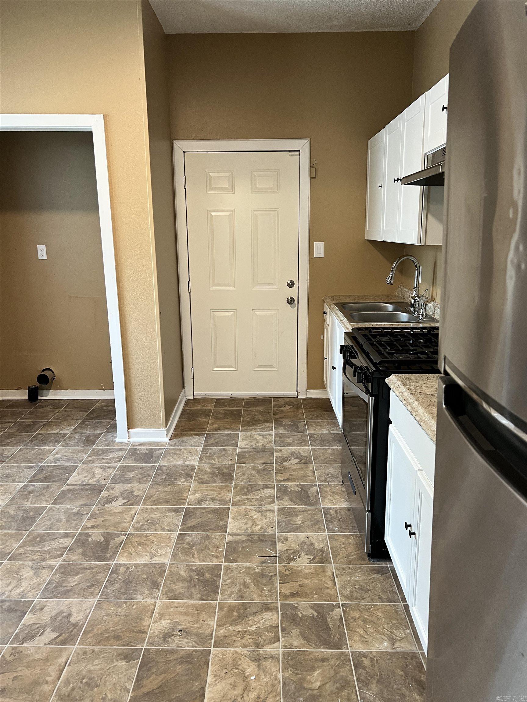 BARROW JOHN - Residential